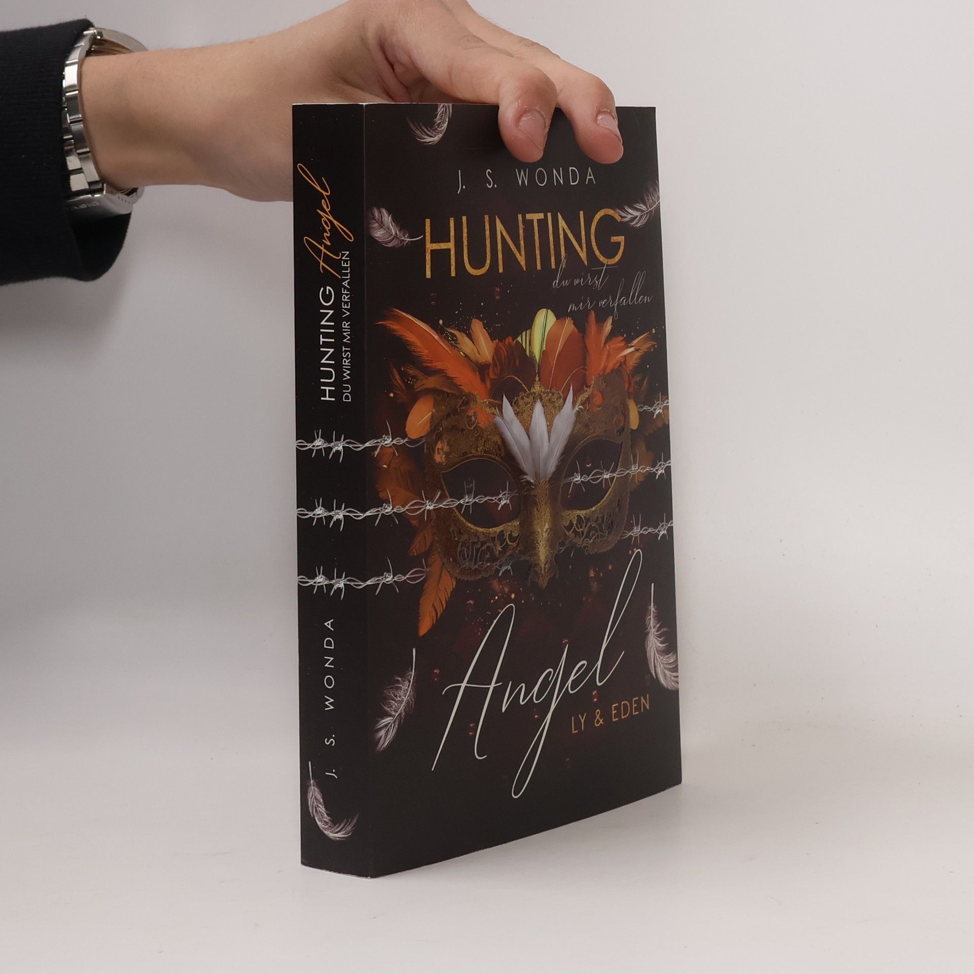 Jane S. Wonda Hunting Angel