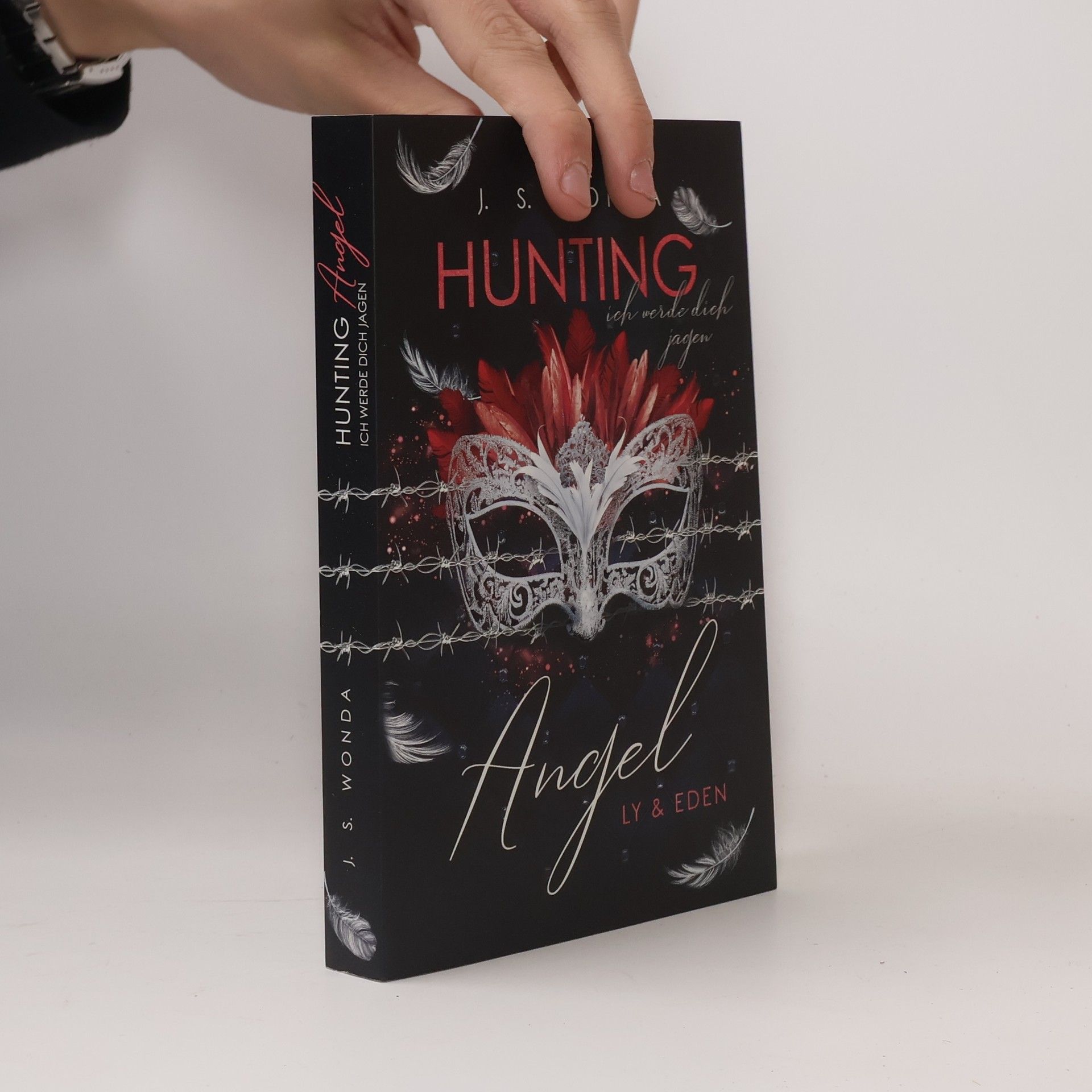 Jane S. Wonda Hunting Angel