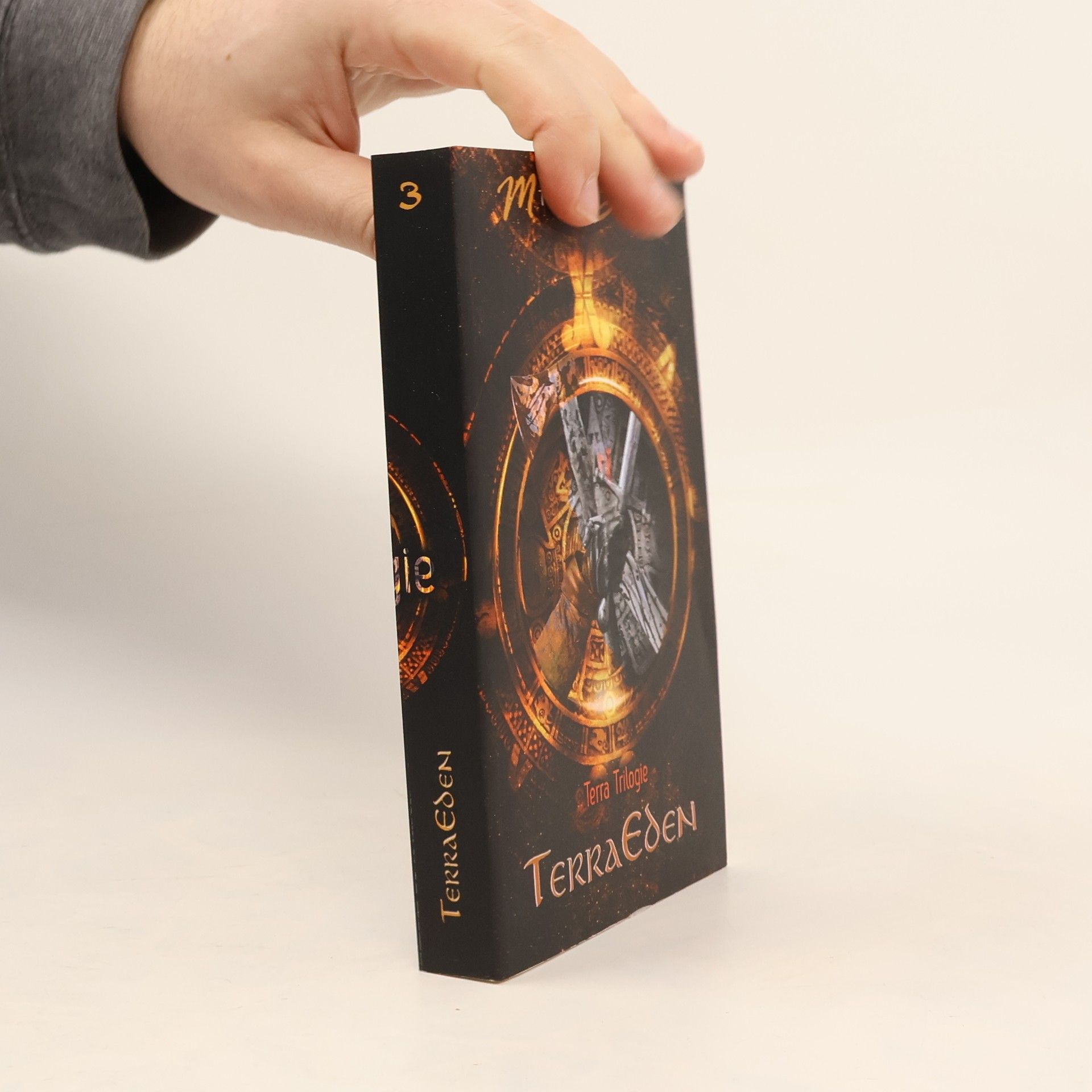 Terra Trilogie - 3: TerraEden