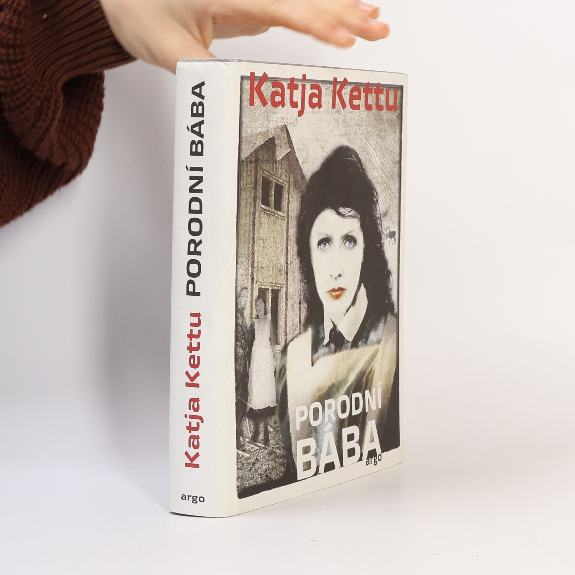 Katja Kettu Porodní bába