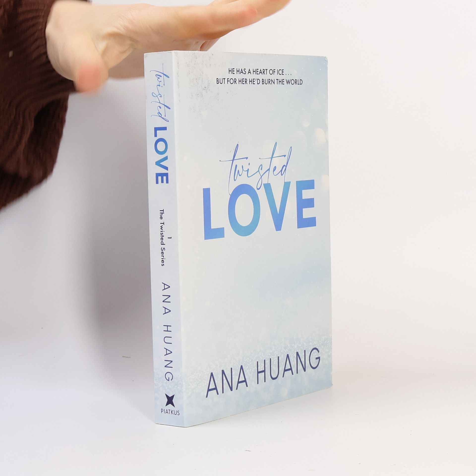 Ana Huang Twisted love. Twisted book one