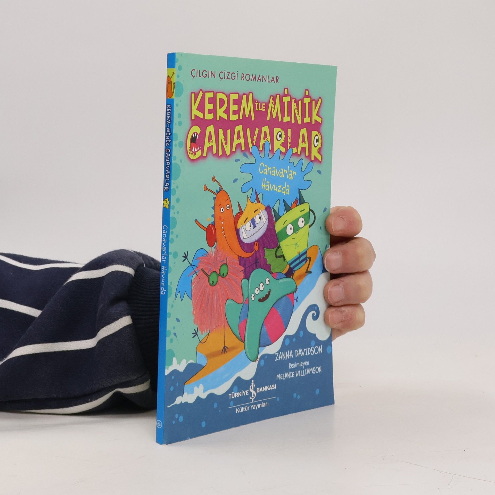 Zanna Davidson Kerem ile Minik Canavarlar - Canavarlar Havuzda