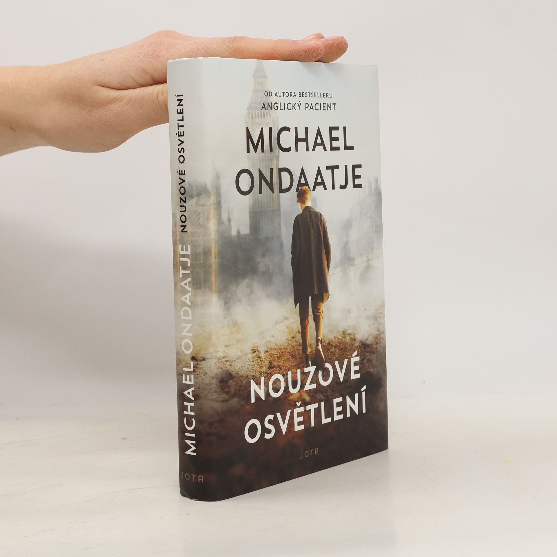 Michael Ondaatje Nouzové osvětlení