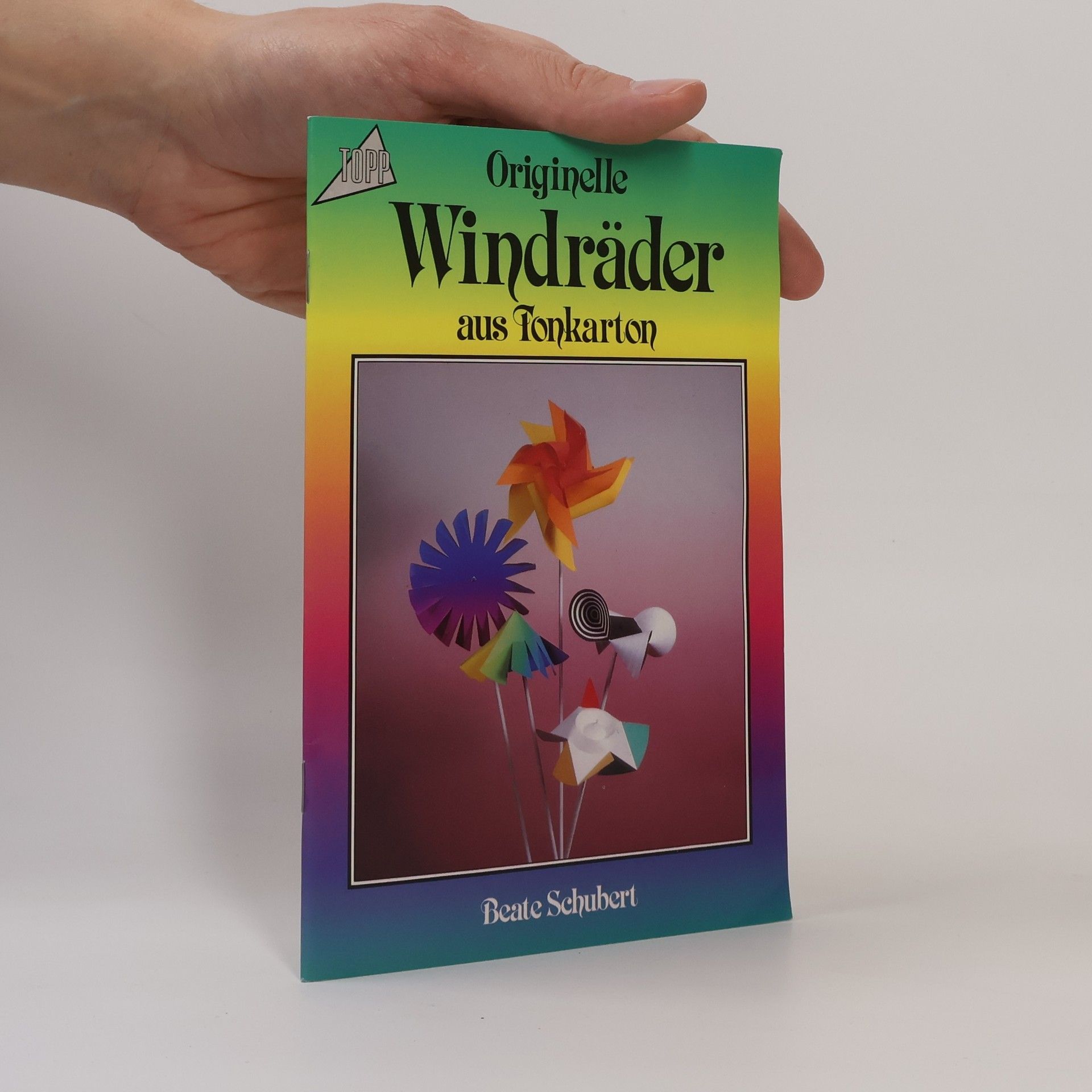 Beate Schubert Originelle Windräder aus Tonkarton