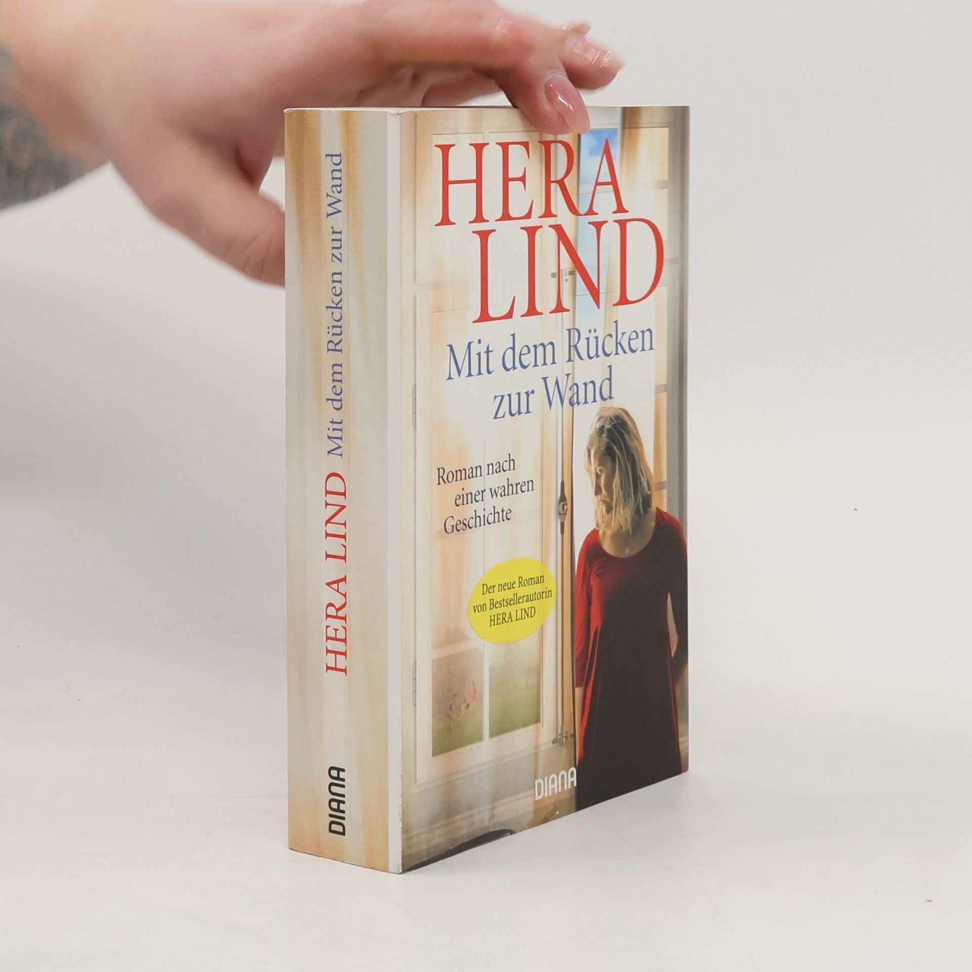 Mit dem Rücken zur Wand