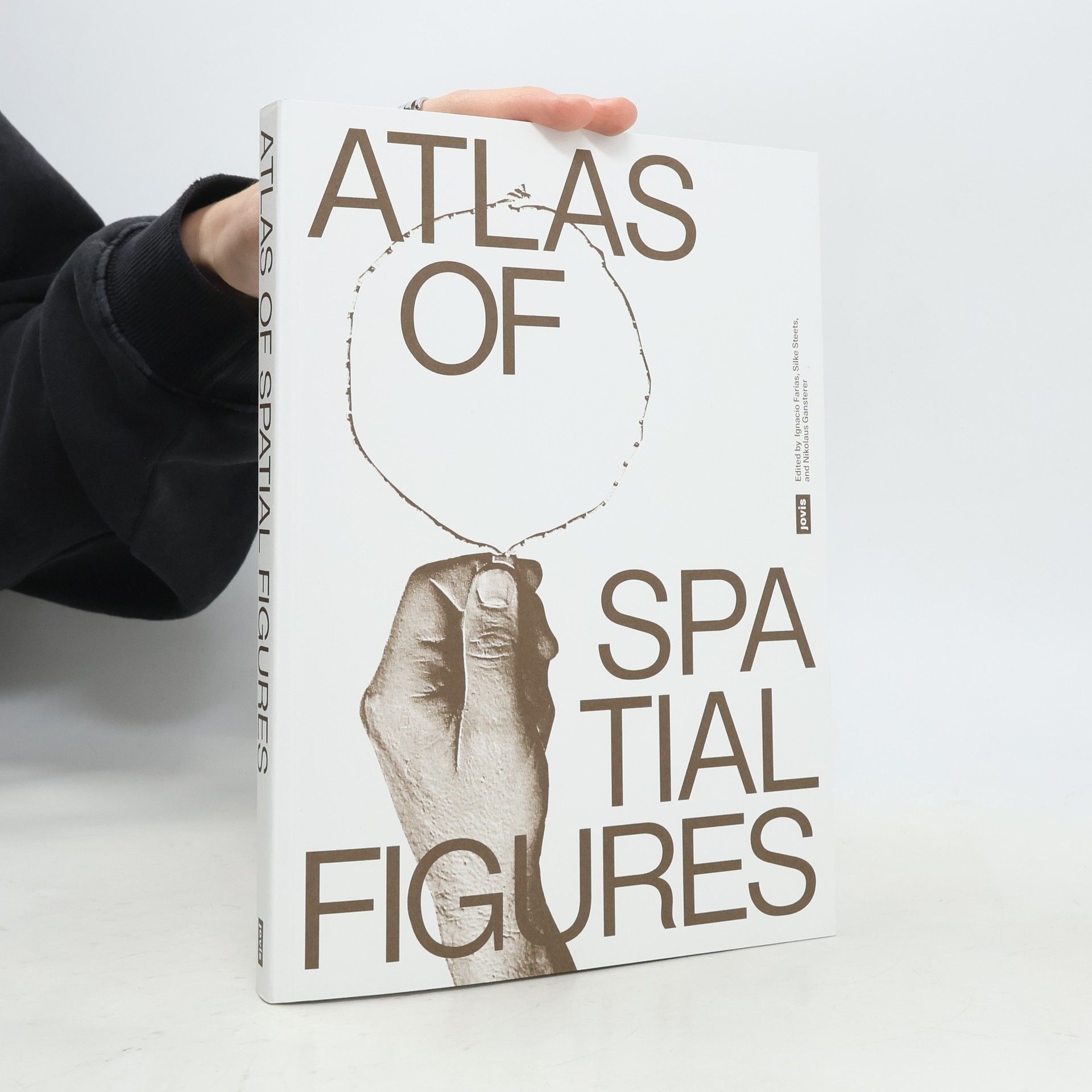 Ignacio Farías Atlas of Spatial Figures