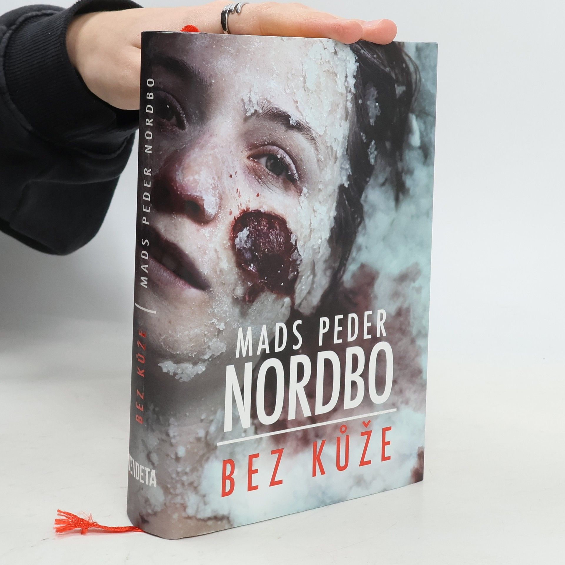 Mads Peder Nordbo Bez kůže