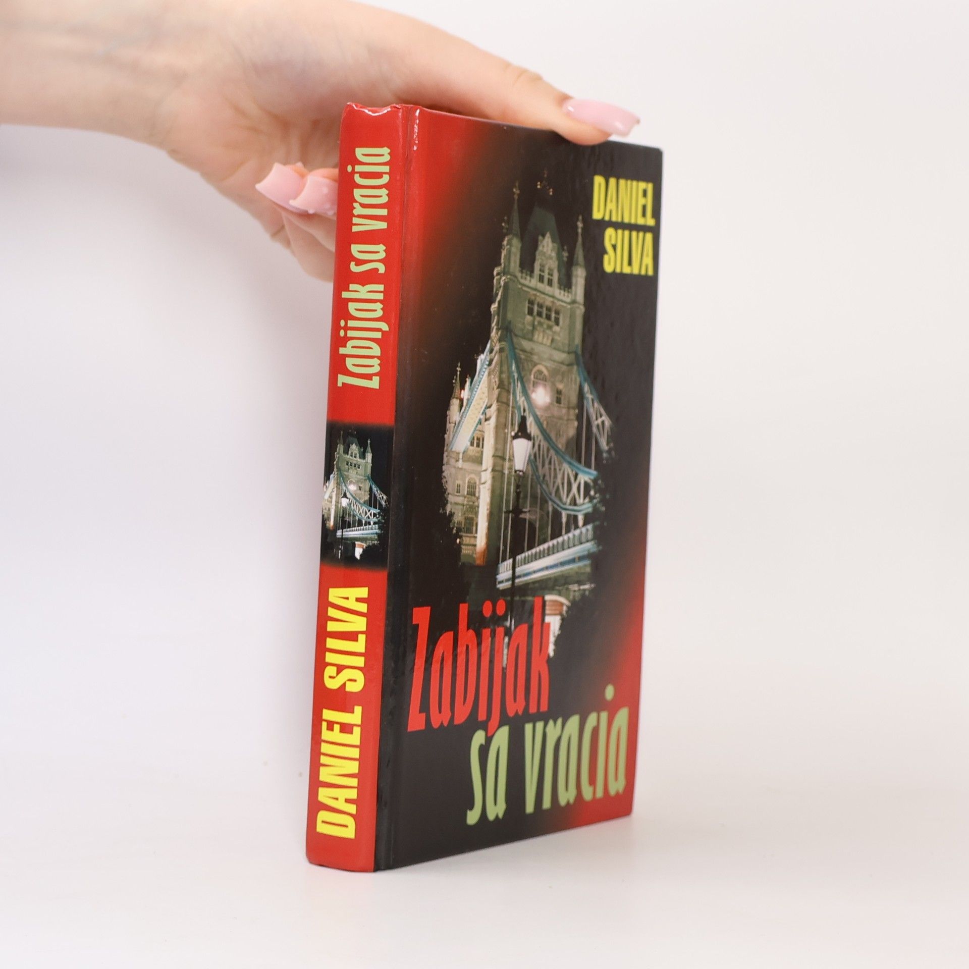 Daniel Silva Zabijak sa vracia