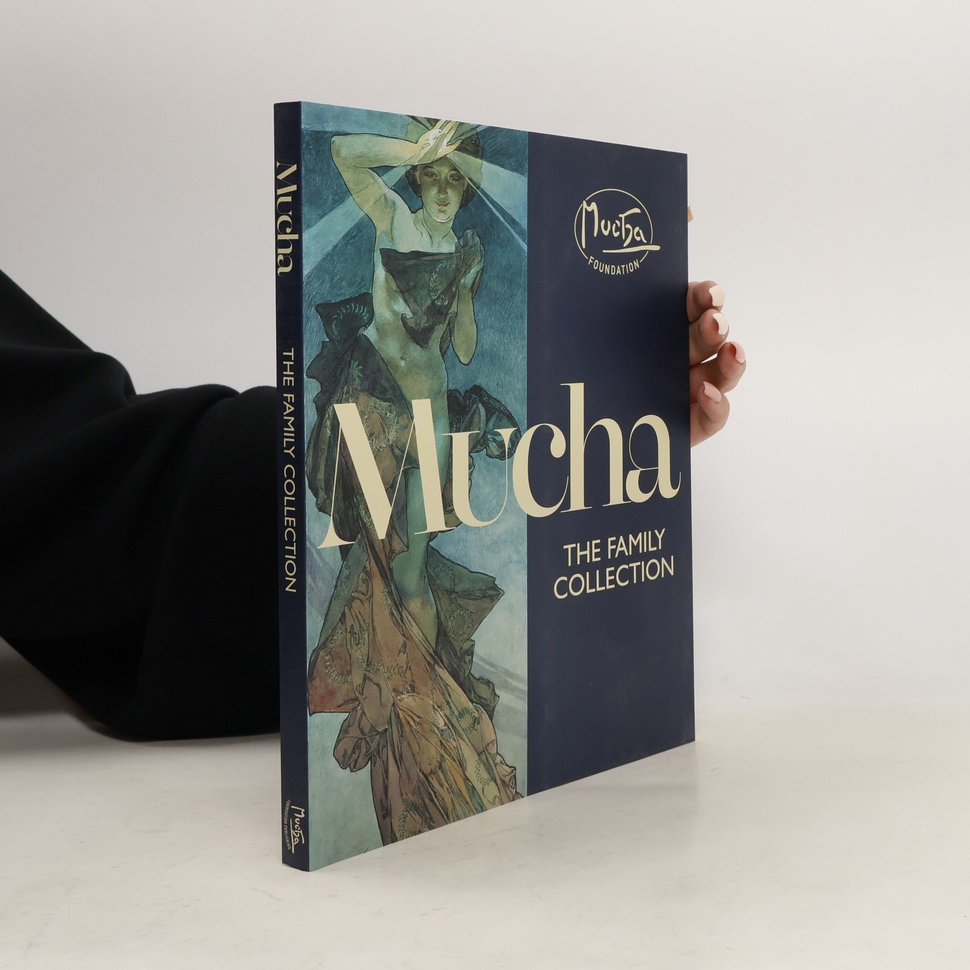 Various authors Mucha. The Family Collection