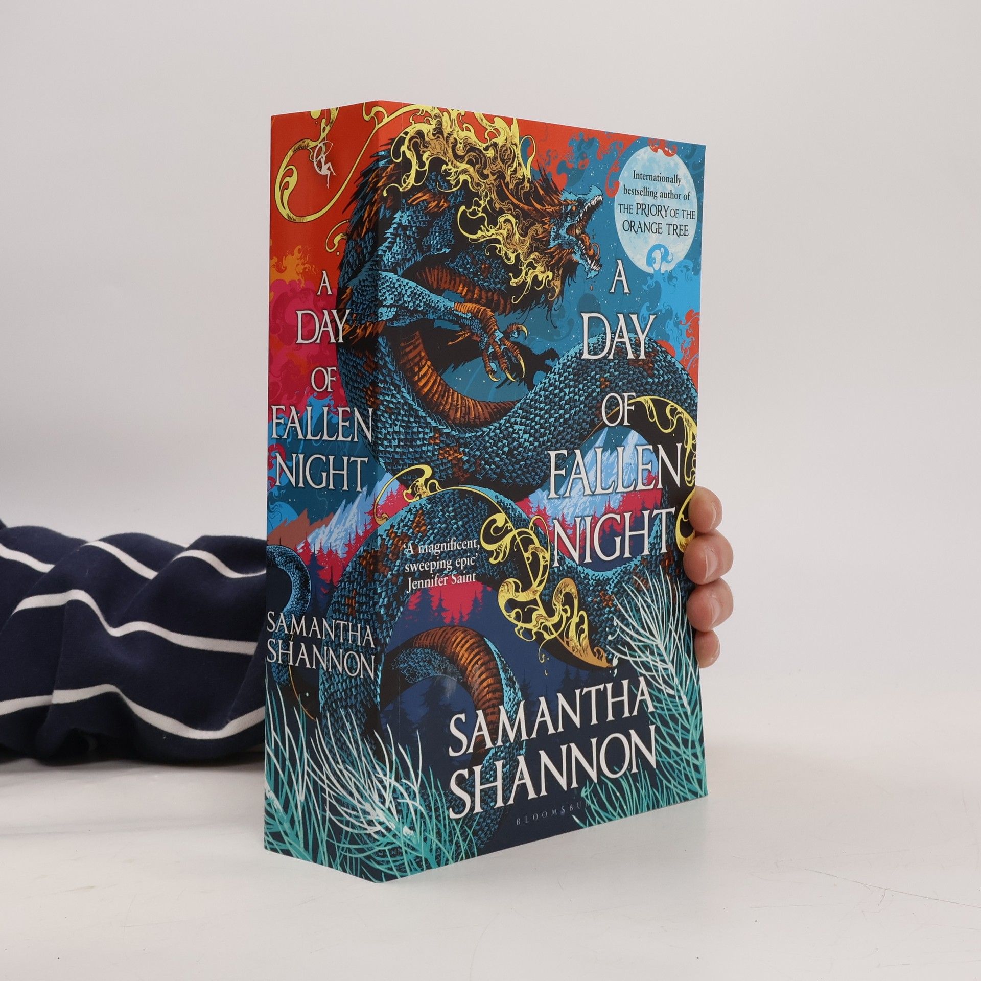 Samantha Shannon A Day of Fallen Night