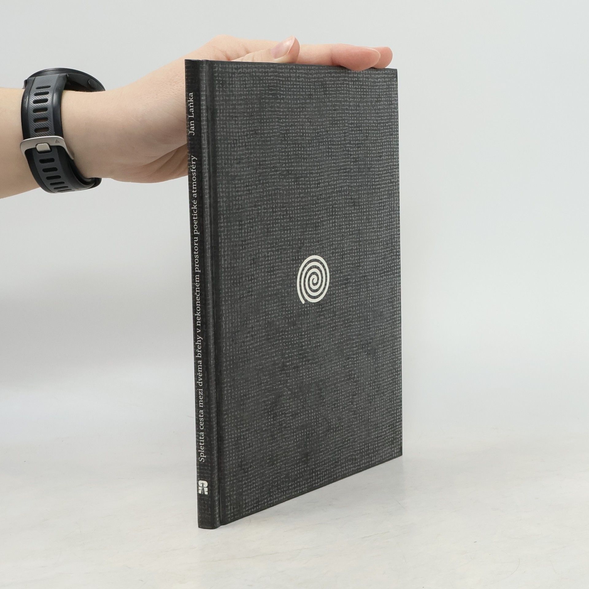 Jan Laňka Spletitá cesta mezi dvěma břehy v nekonečném prostoru poetické atmosféry