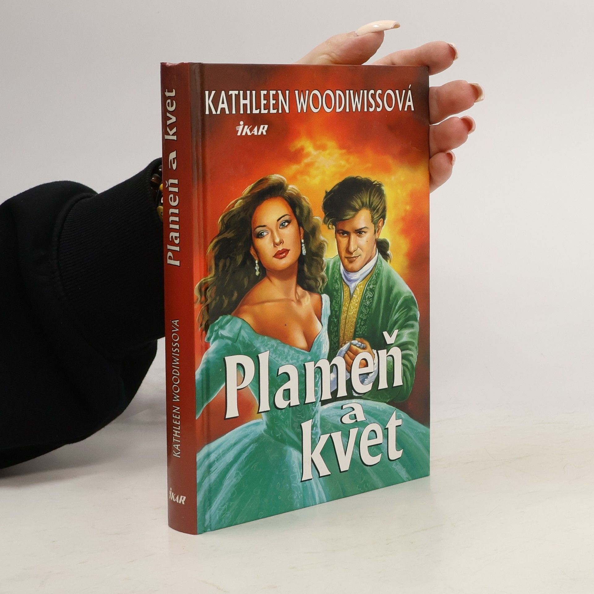 Kathleen E. Woodiwiss Plameň a kvet