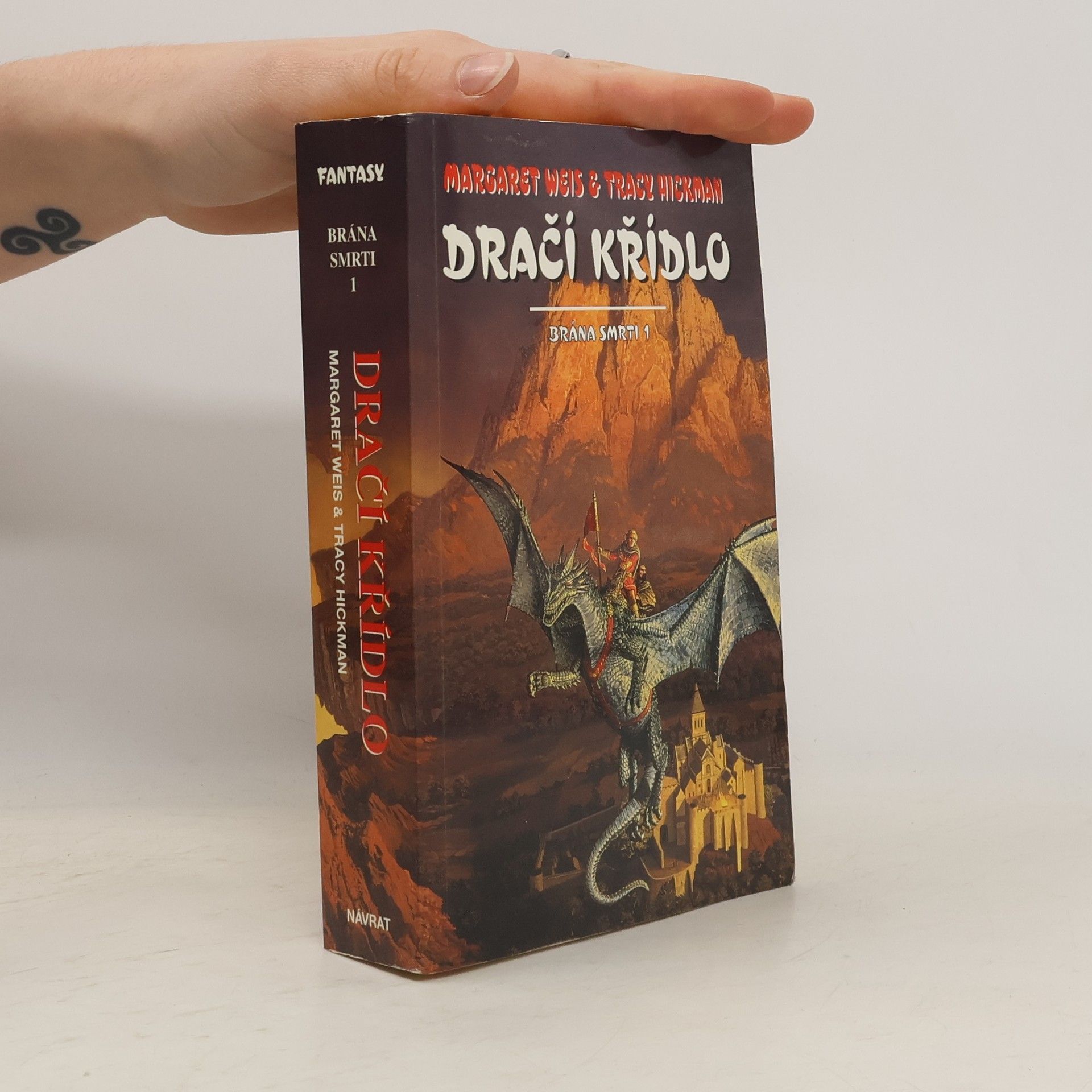 Margaret Weis Brána smrti 1. Dračí křídlo