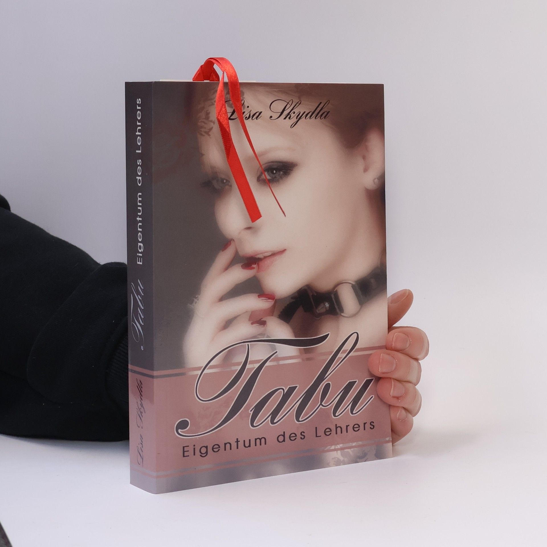 Lisa Skydlla Tabu - Eigentum des Lehrers