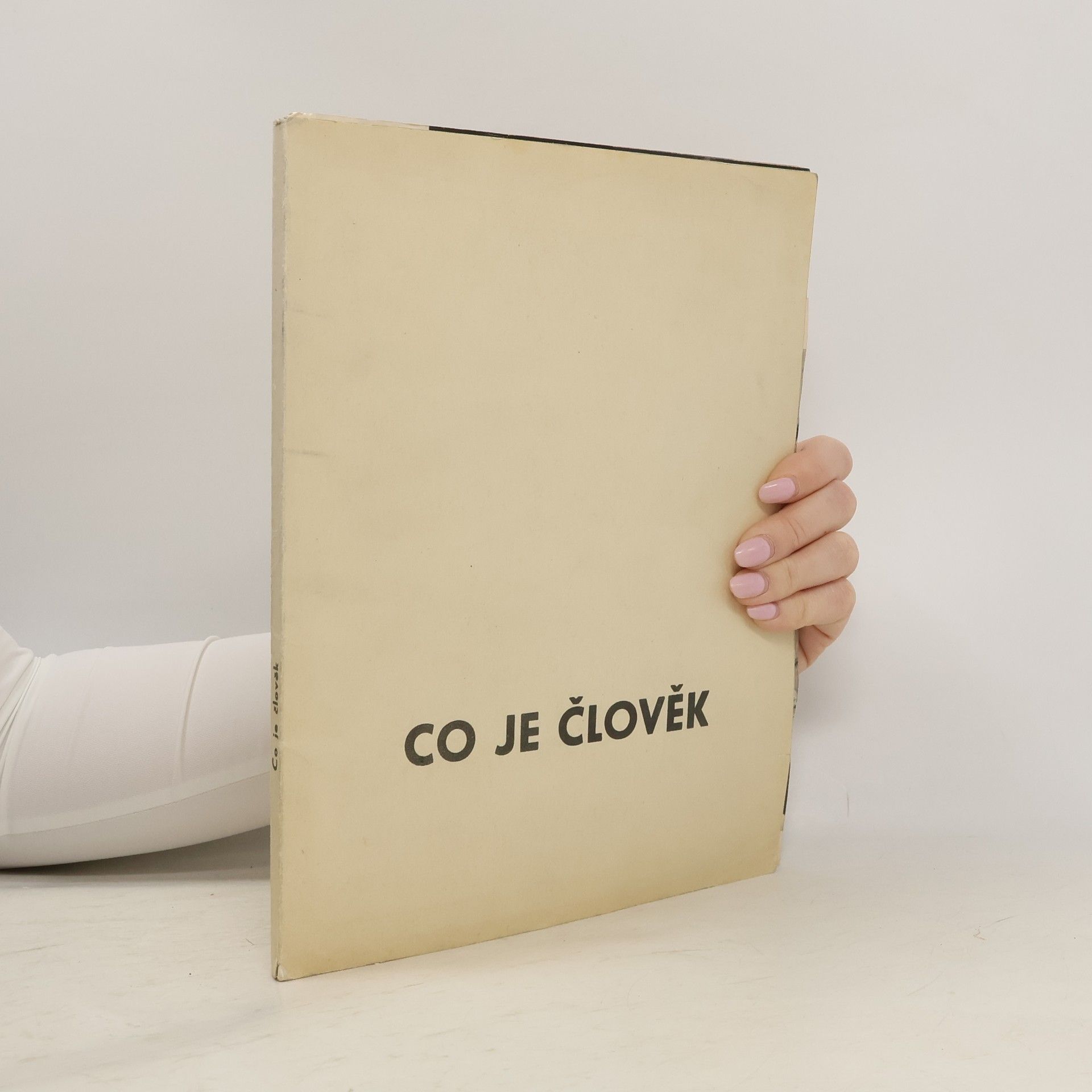 Autorenkollektiv Co je člověk