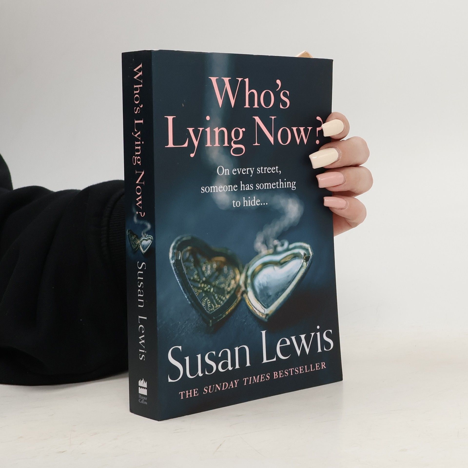 Susan Lewis Who's Lying Now?