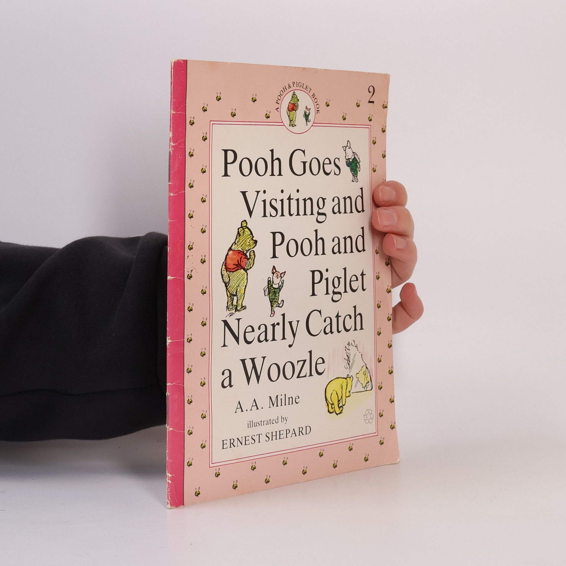 Alan Alexander Milne A Pooh & Piglet Book - 2: Pooh Goes Visiting and Pooh and Piglet Nearly Catch a Woozle