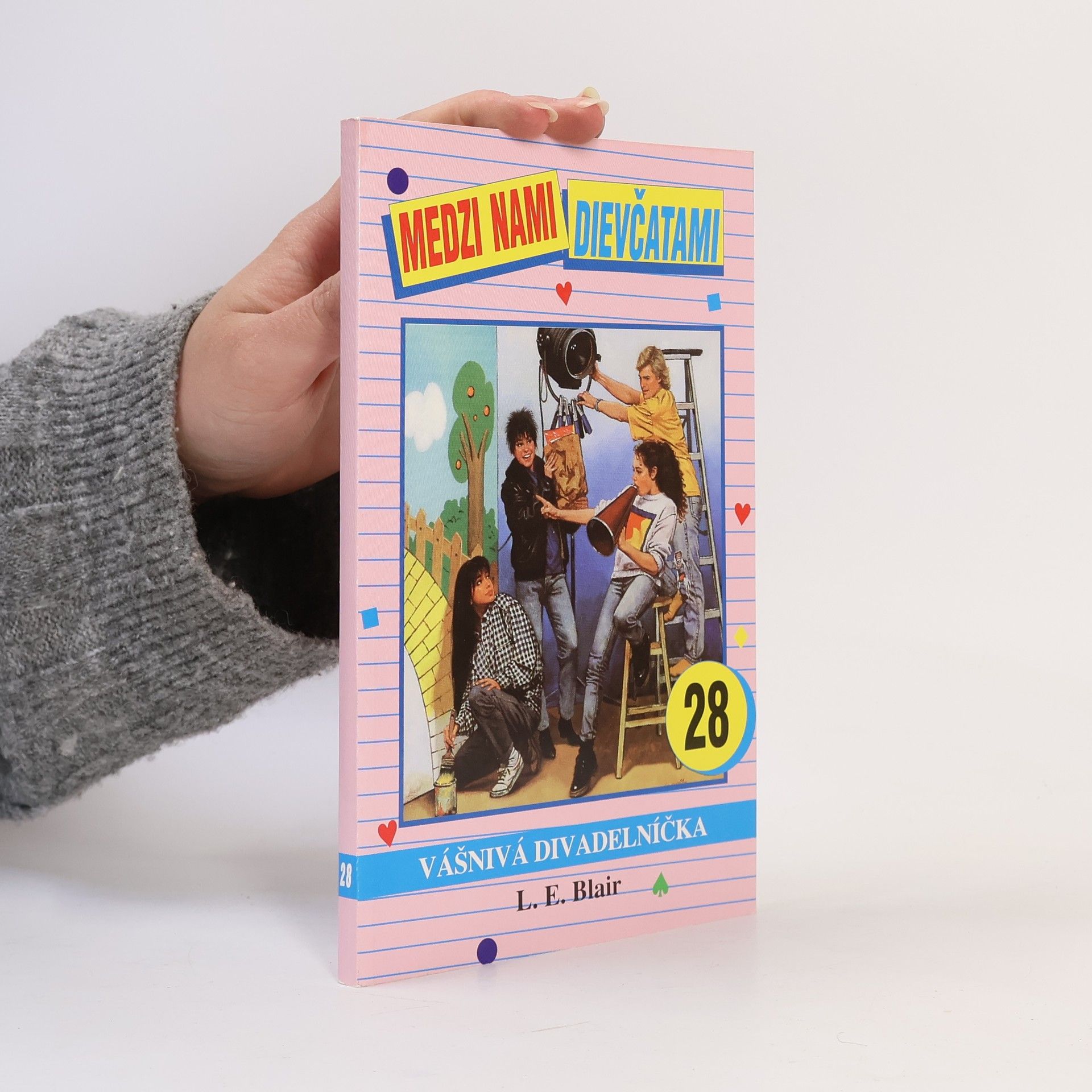 L. E. Blair Medzi nami dievčatami 28. Vášnivá divadelníčka