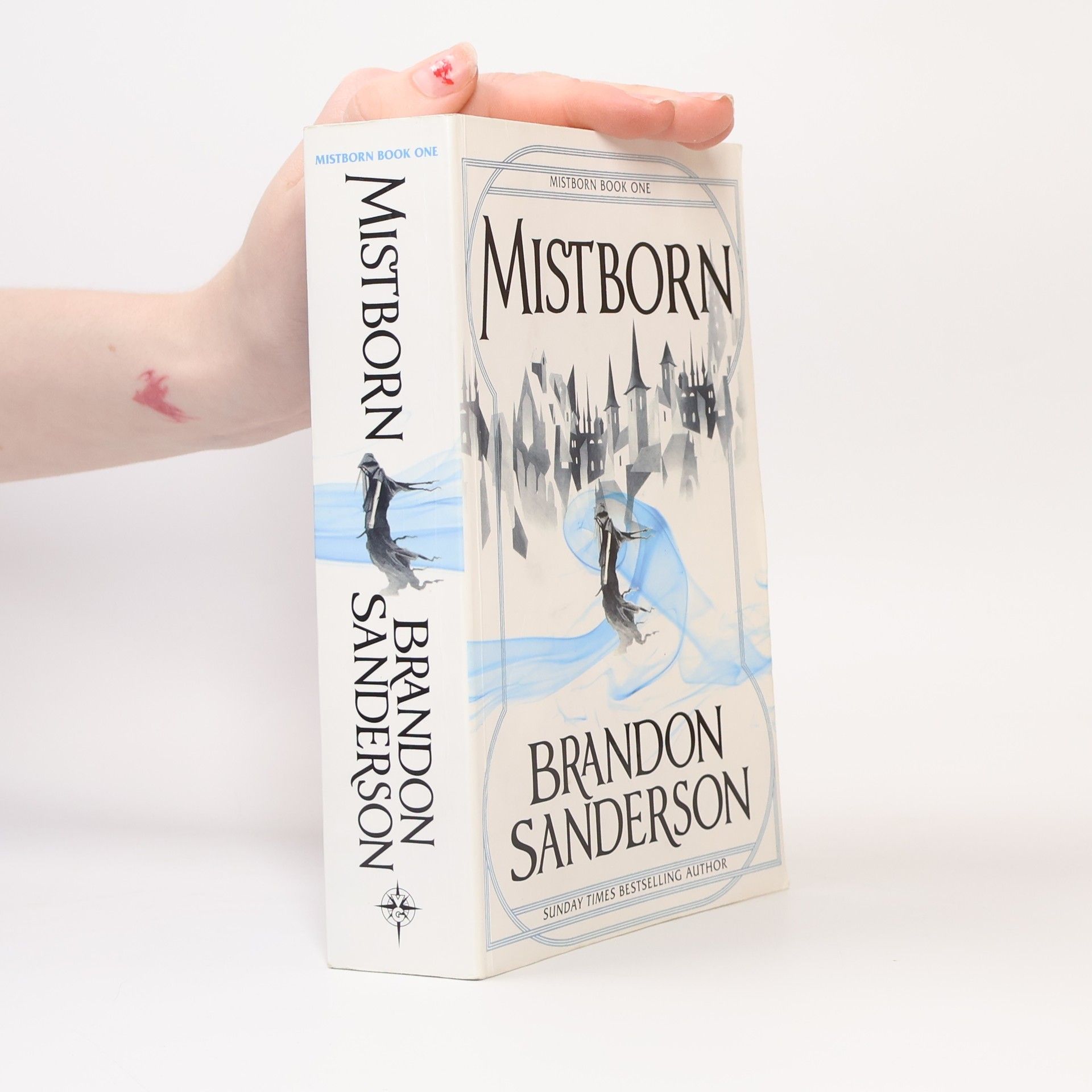 Brandon Sanderson The final empire : Mistborn book one