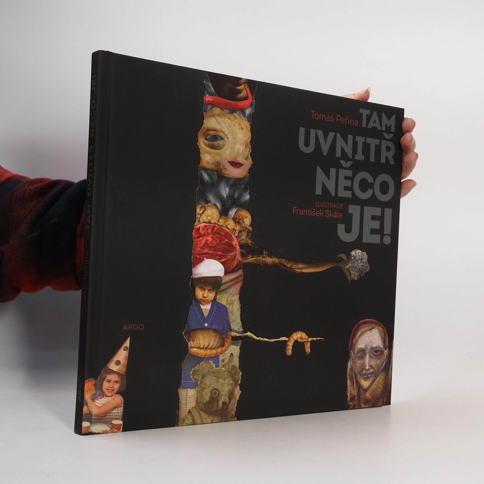 Tomáš Peřina Tam uvnitř něco je!