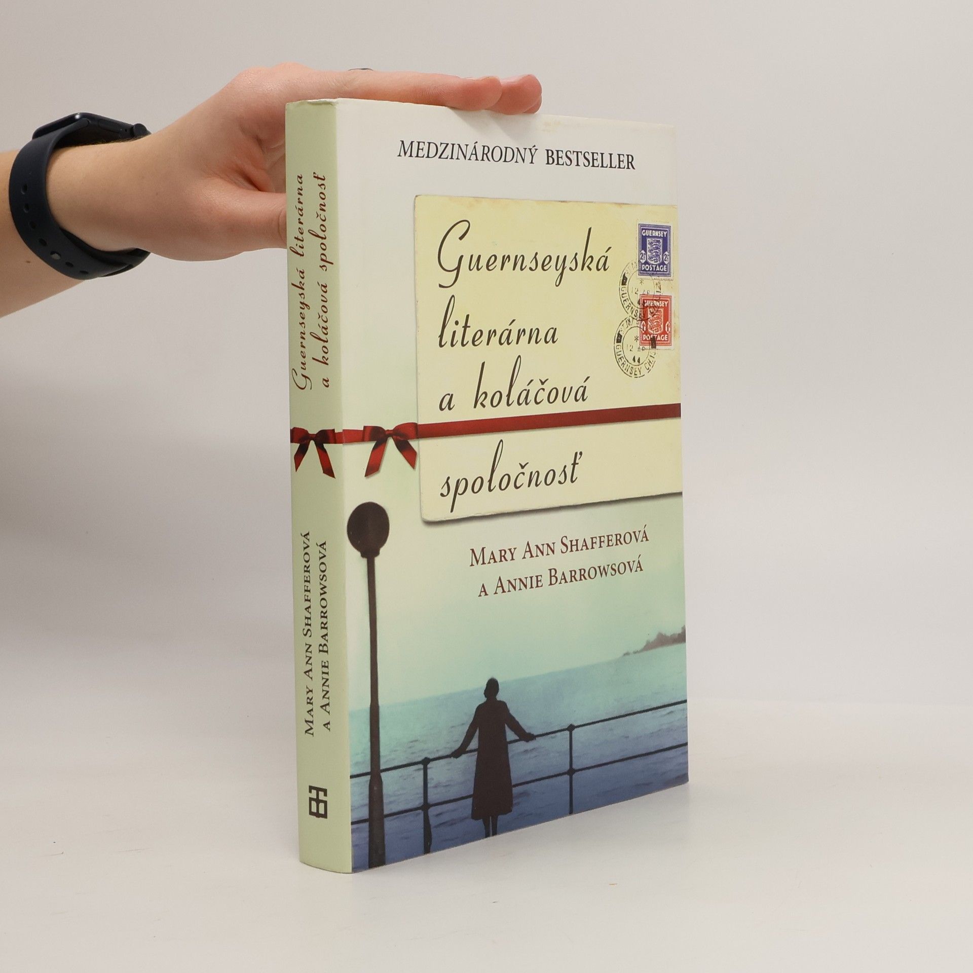 Mary Ann Shaffer Guernseyská literárna a koláčová spoločnosť