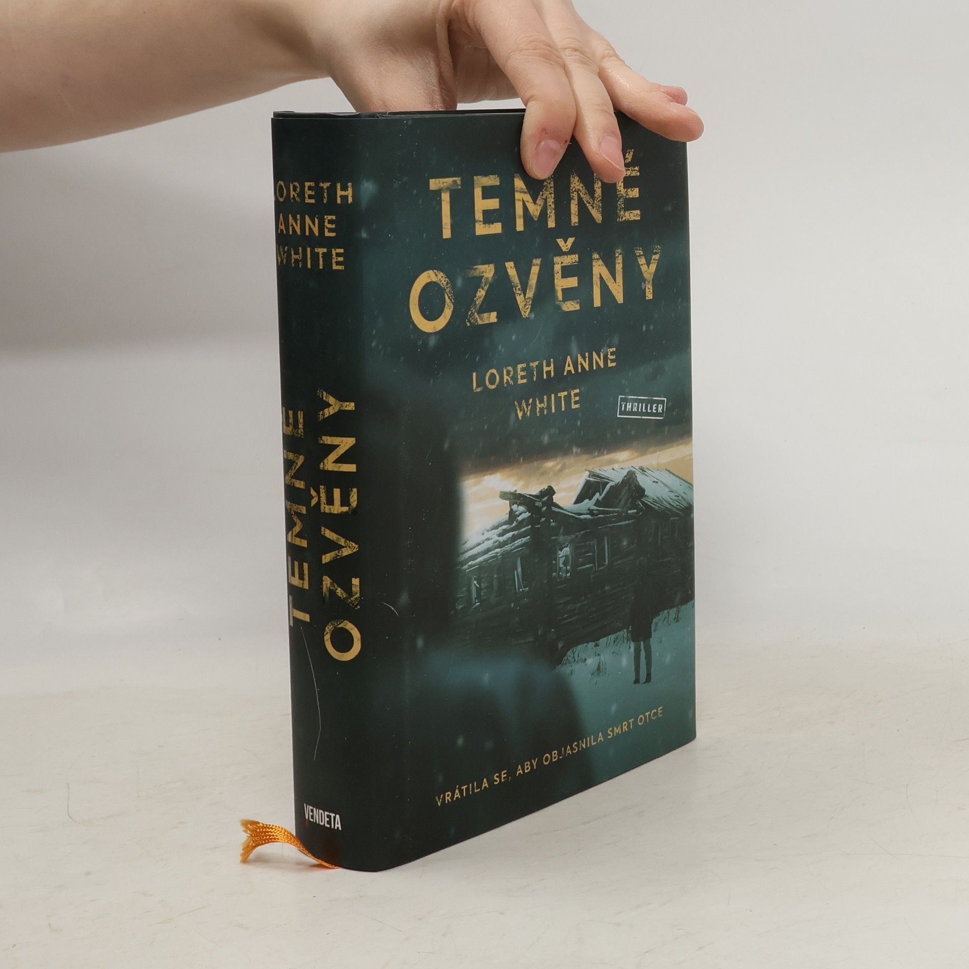 Loreth Anne White Temné ozvěny