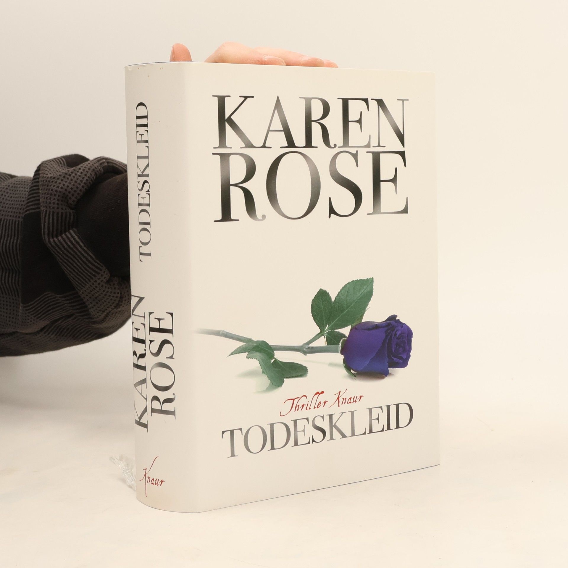Karen Rose Todeskleid