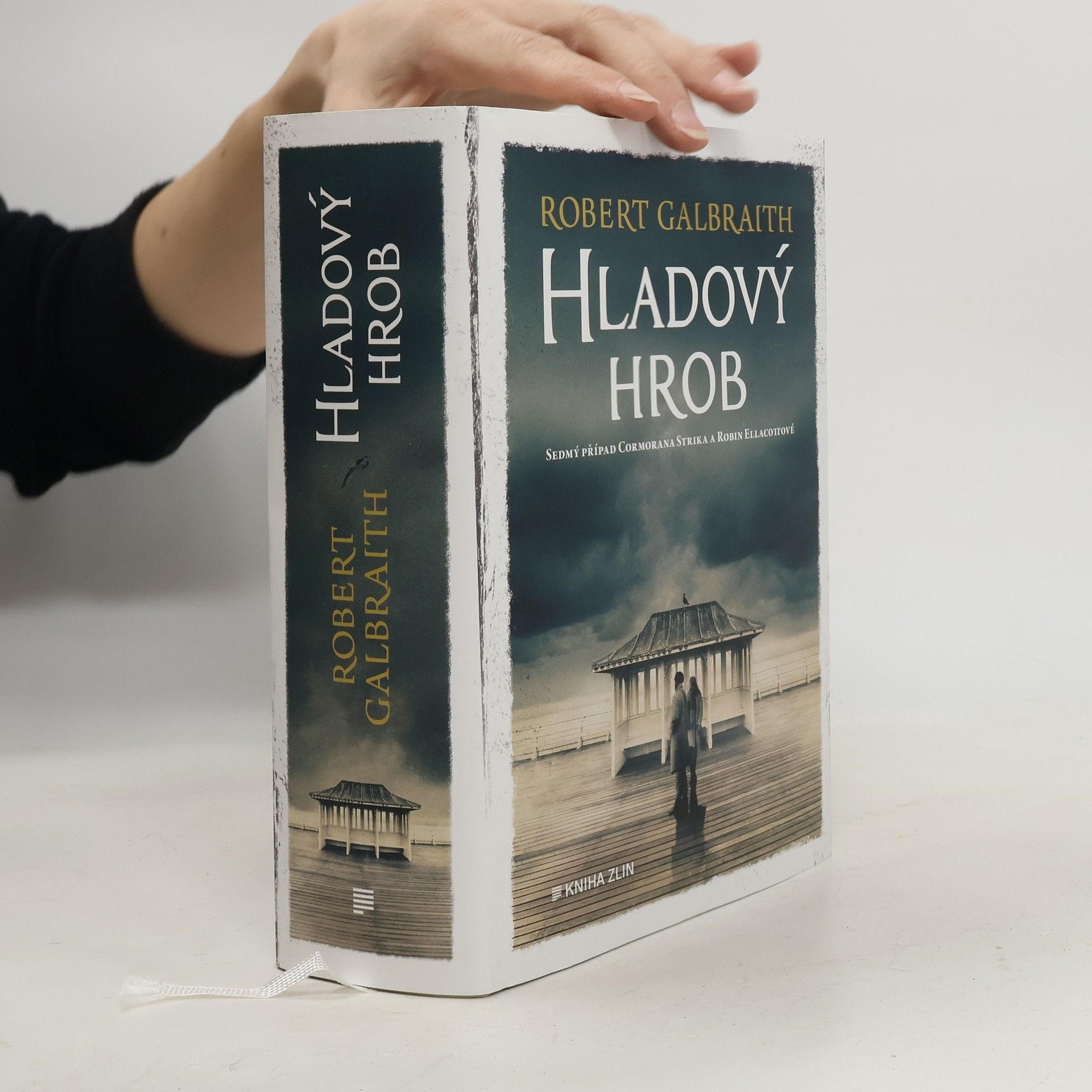 Robert Galbraith Hladový hrob