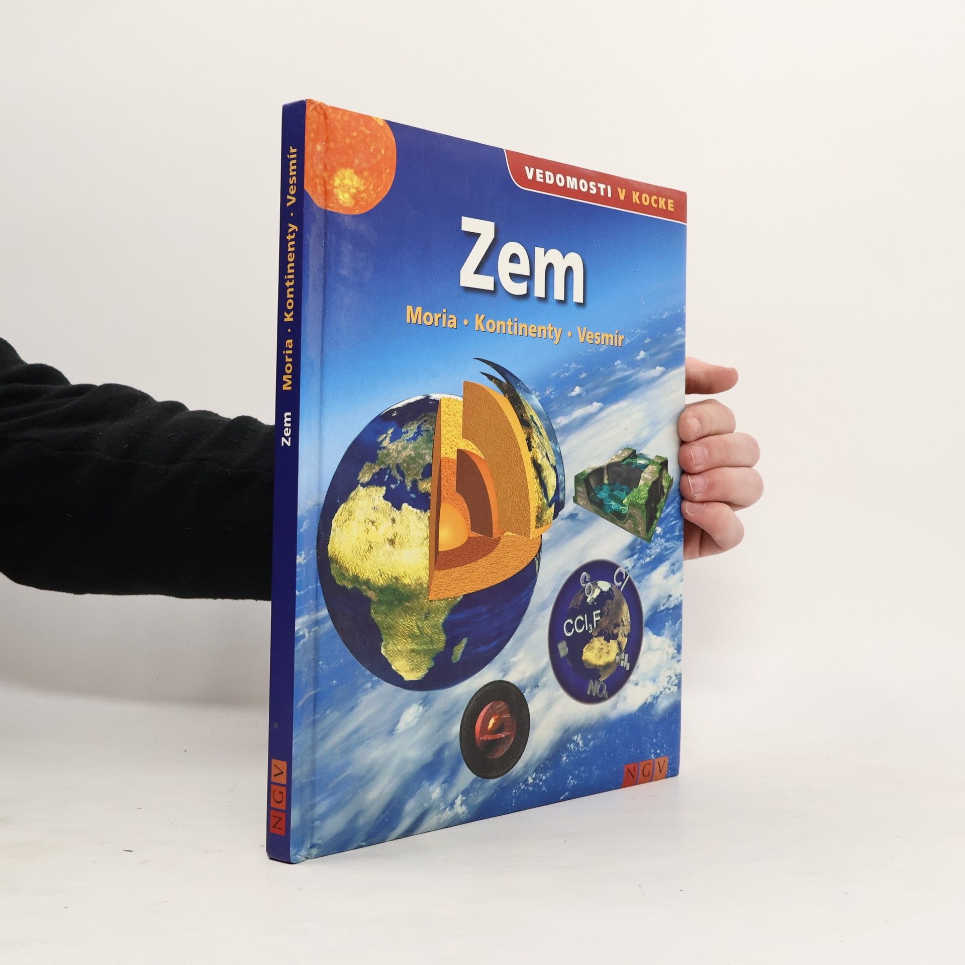 AA.VV. Zem. Moria, kontinenty, vesmír