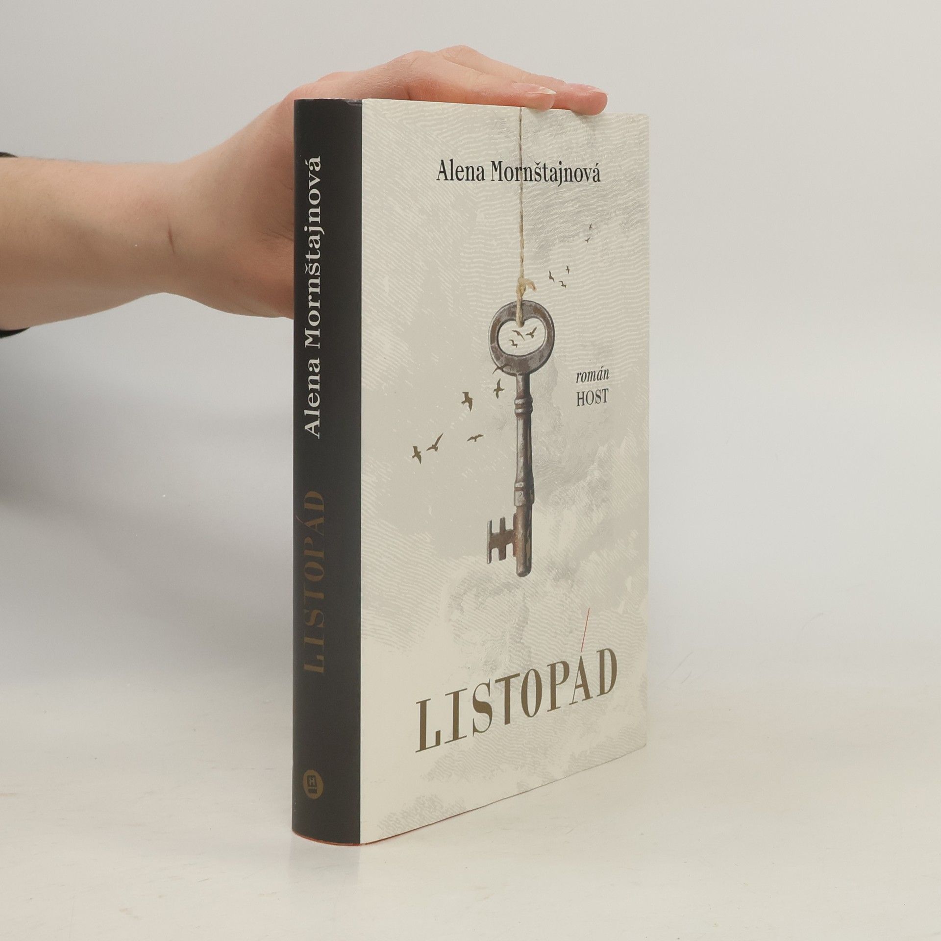 Alena Mornštajnová Listopád