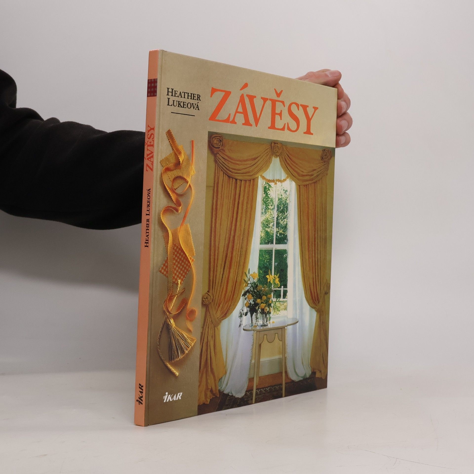 Heather Luke Závěsy