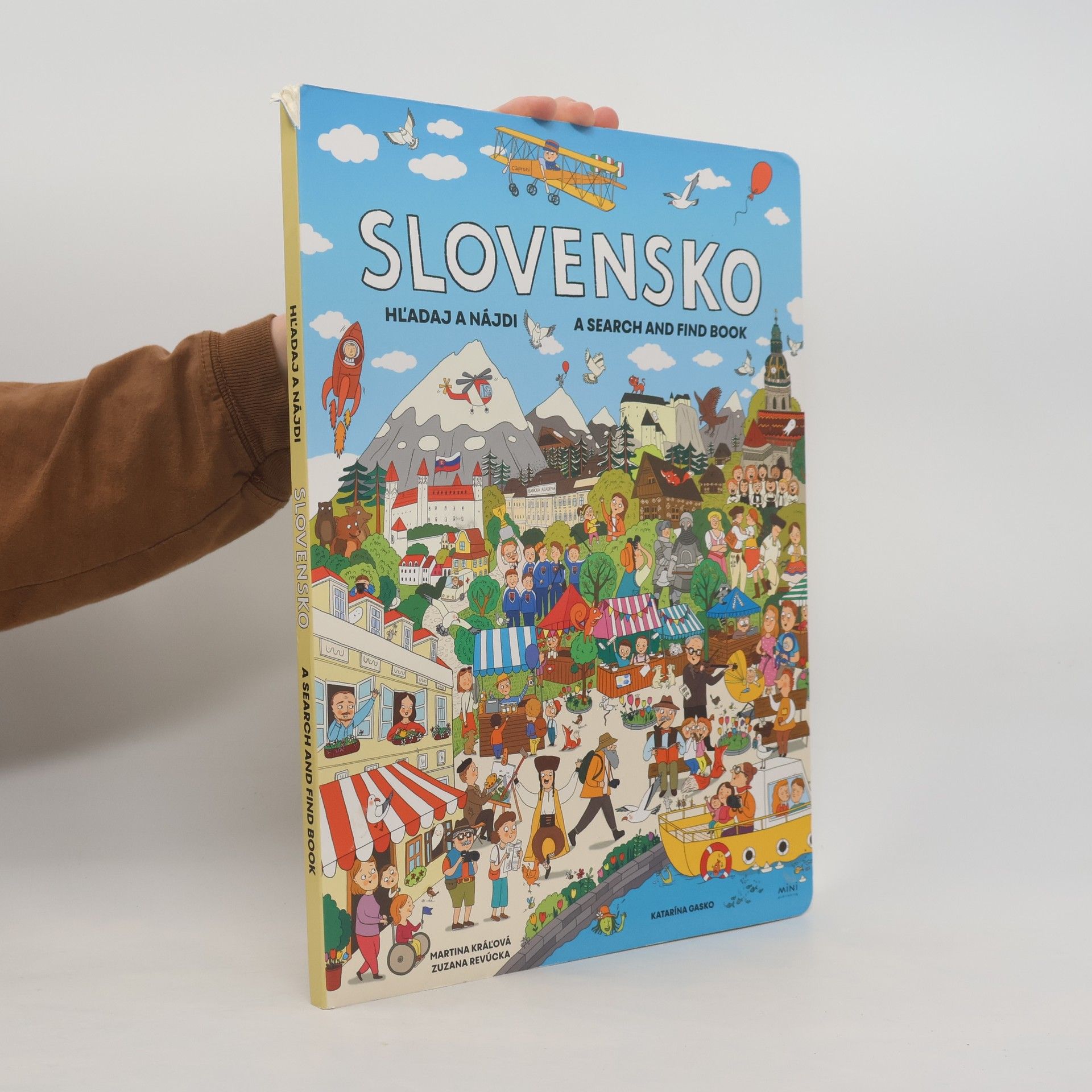 Martina Kral Slovensko - Hľadaj a nájdi. A search and find book