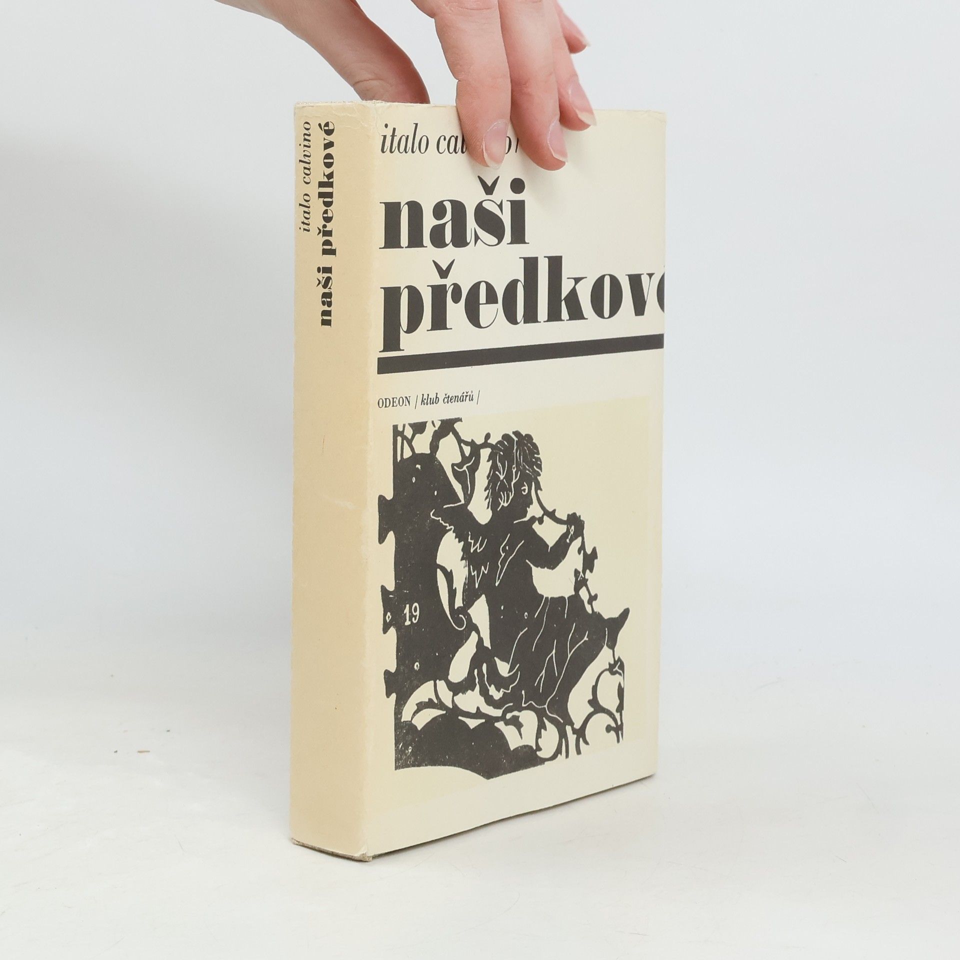 Italo Calvino Naši předkové