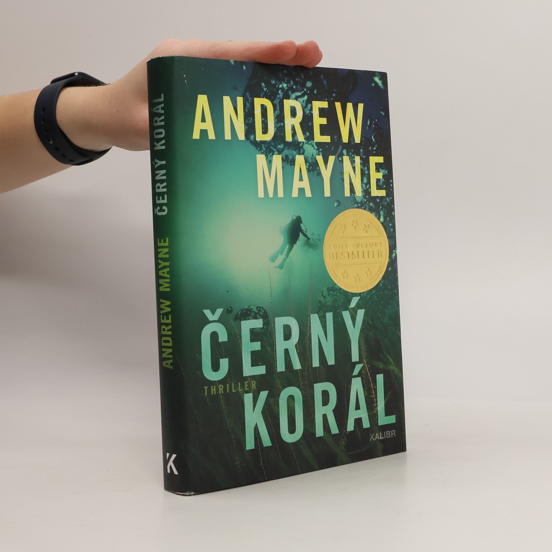 Andrew Mayne Černý korál