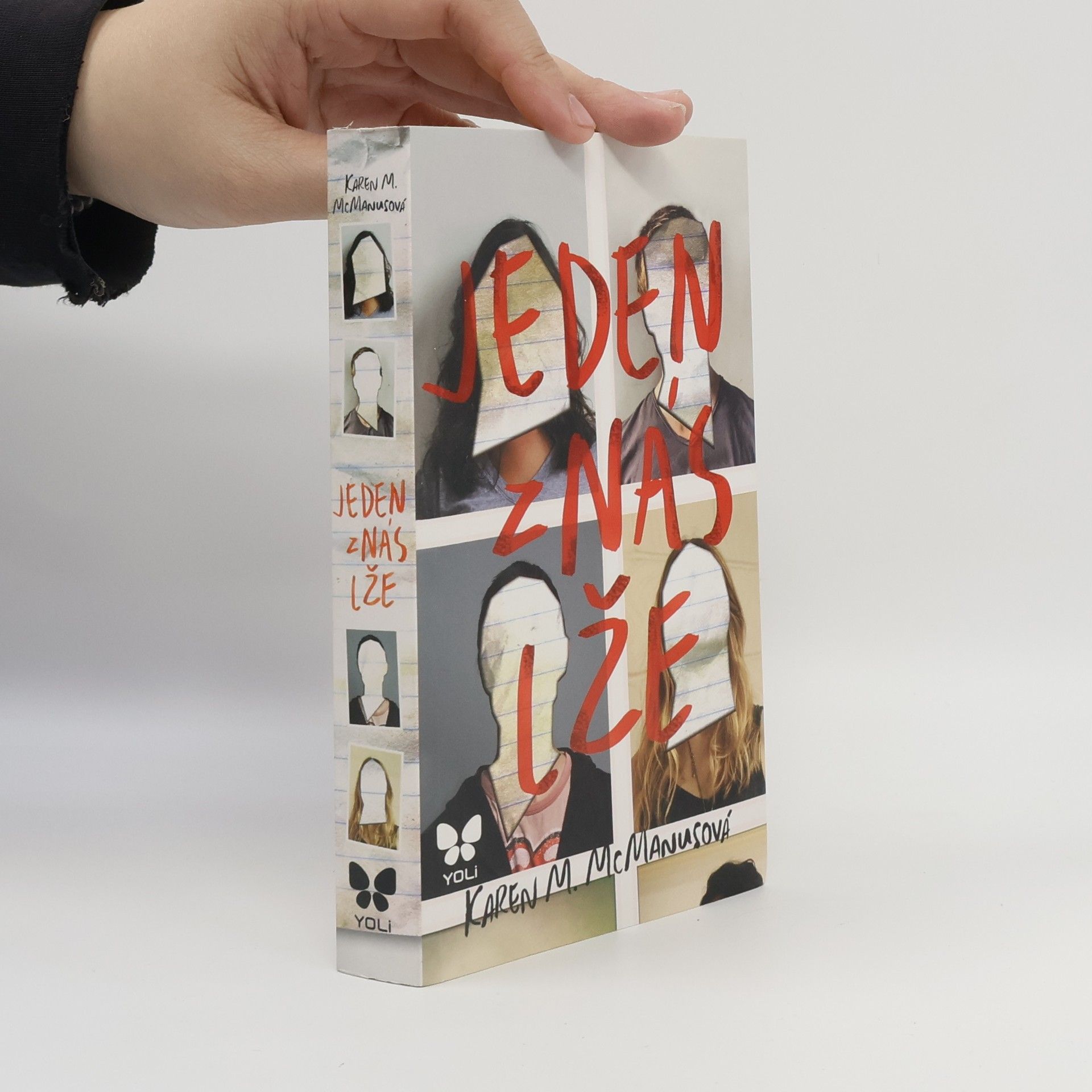 Karen M. McManus Jeden z nás lže
