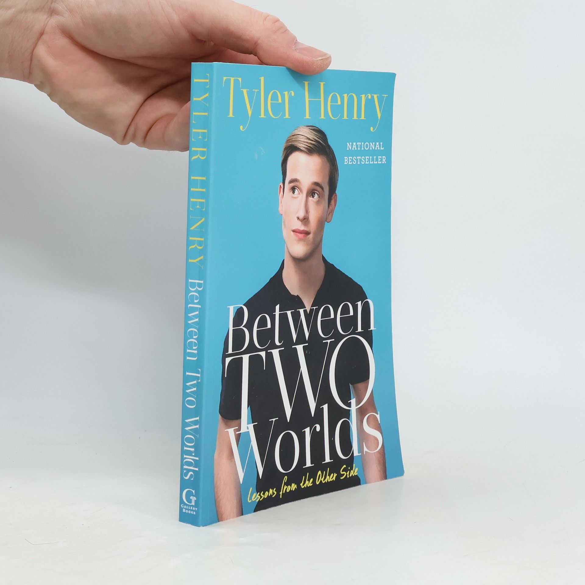 Tyler Henry Between Two Worlds