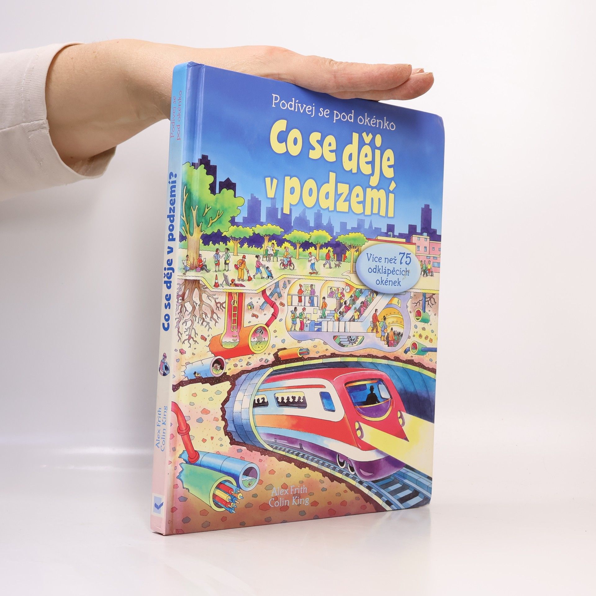 Alex Frith Co se děje v podzemí. Podívej se pod okénko