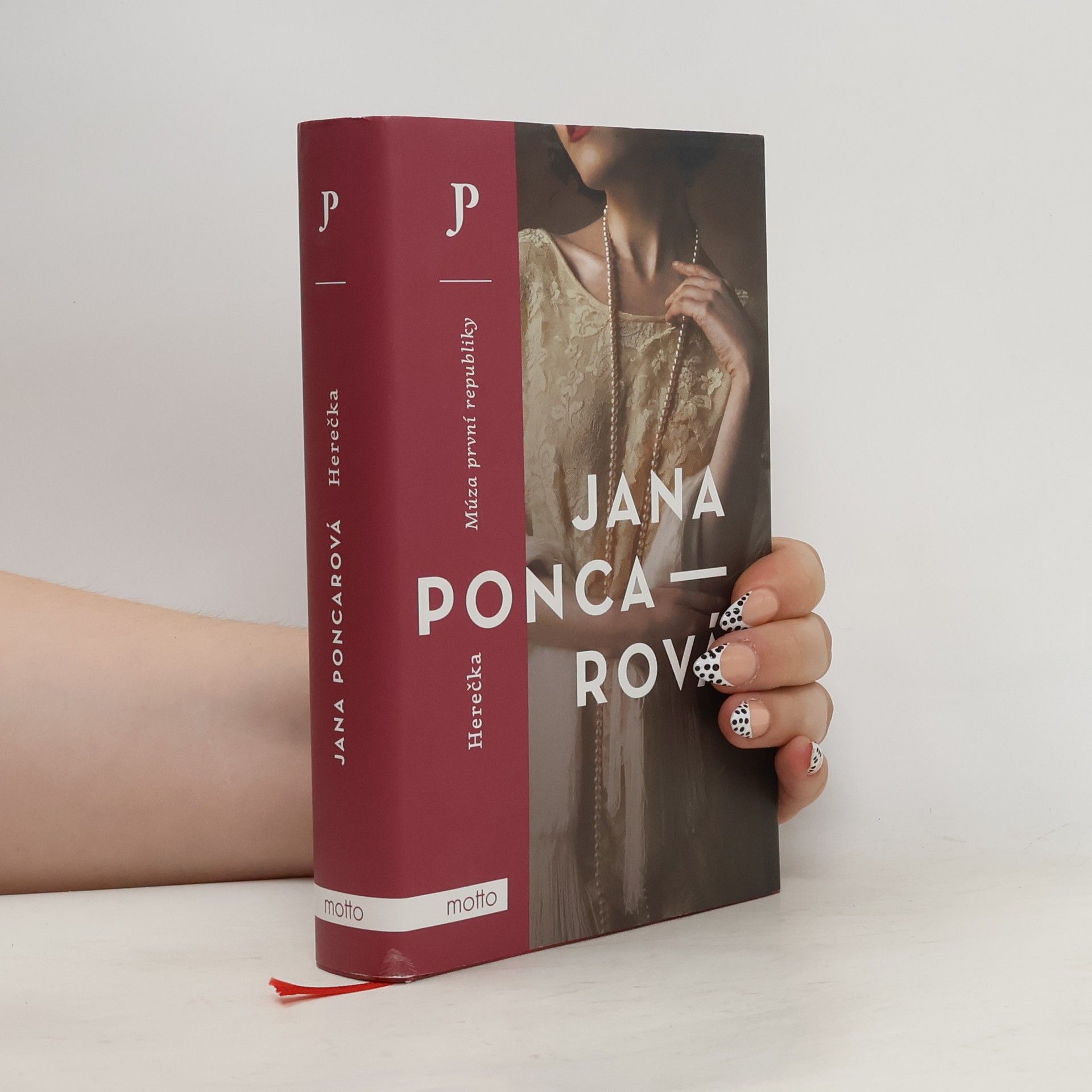 Jana Poncarová Herečka : múza první republiky