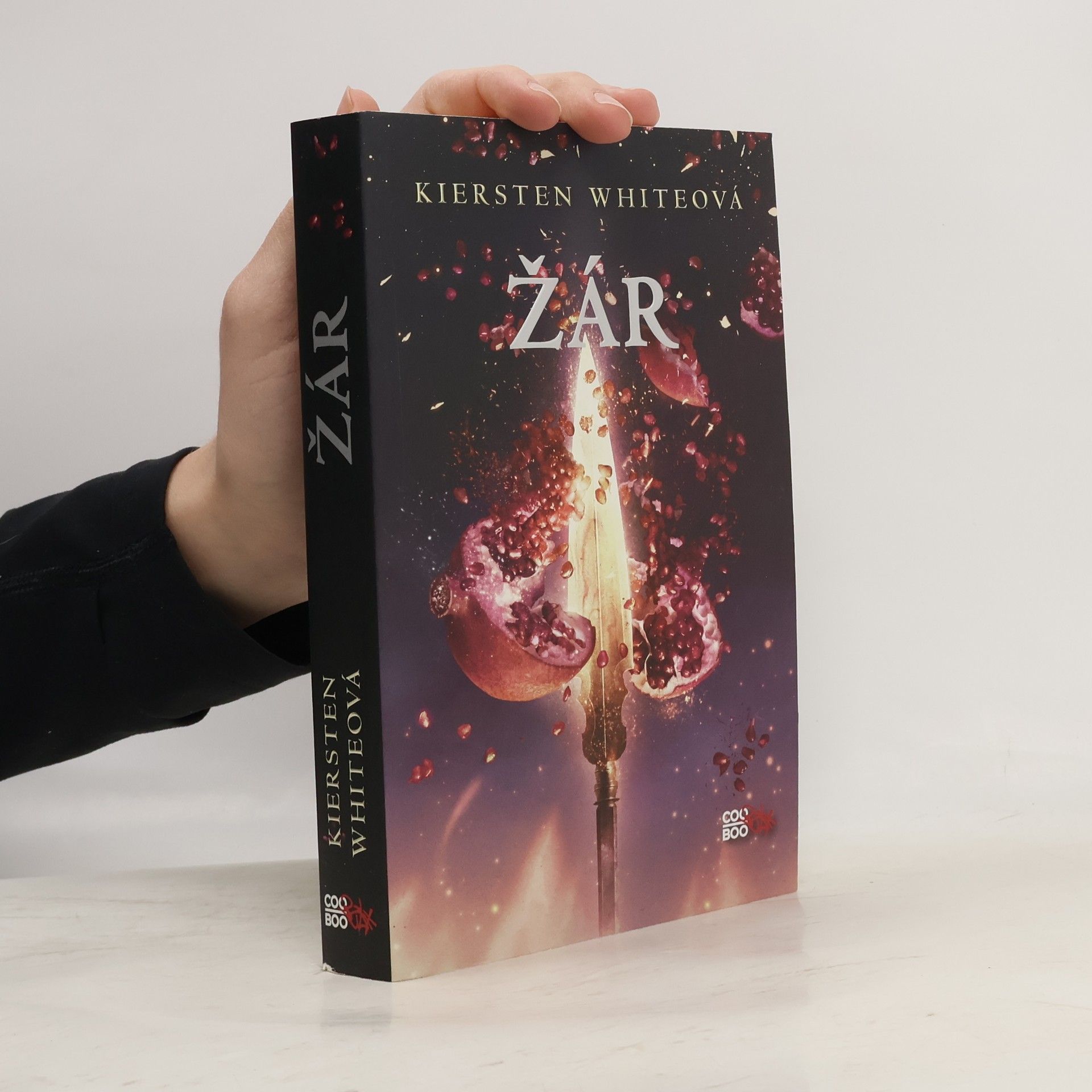 Kiersten White Žár