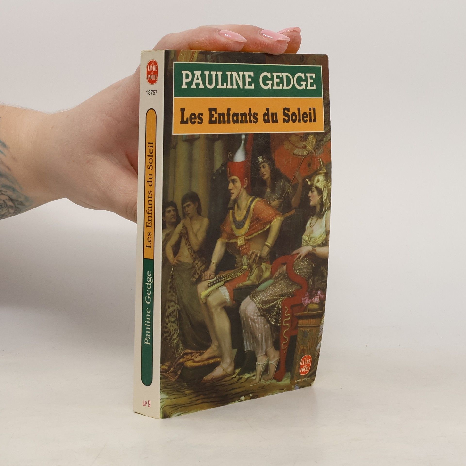 Livre de Poche - 9: Les enfants du soleil - Texte intégral