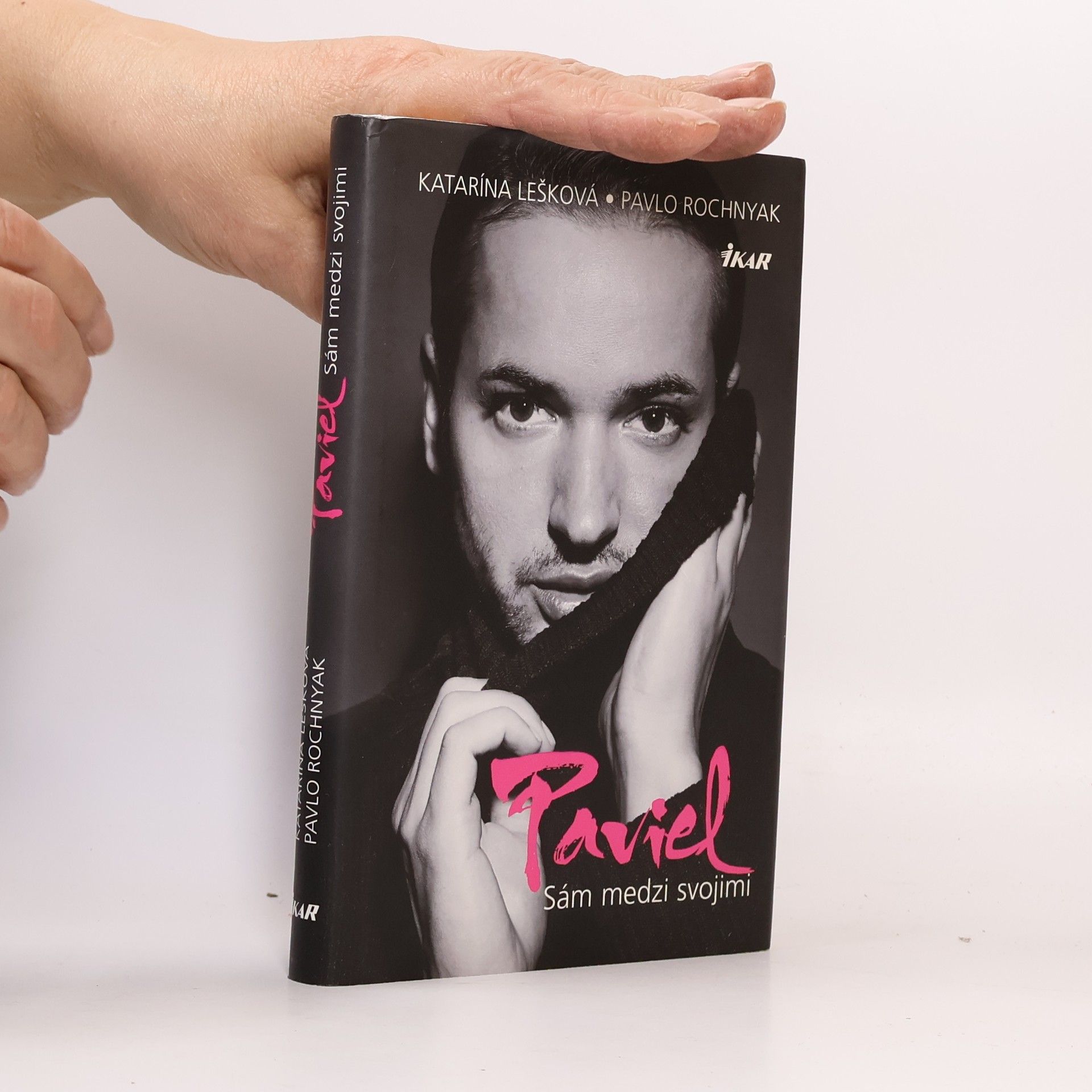 Paviel - sám medzi svojimi