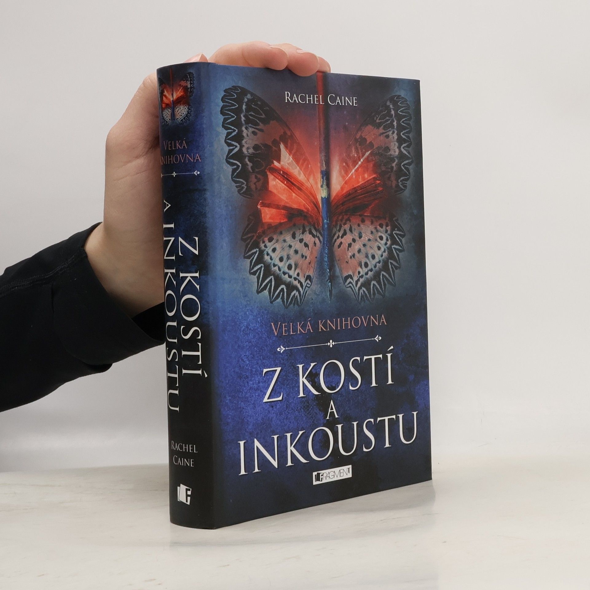 Rachel Caine Velká knihovna. Z kostí a inkoustu