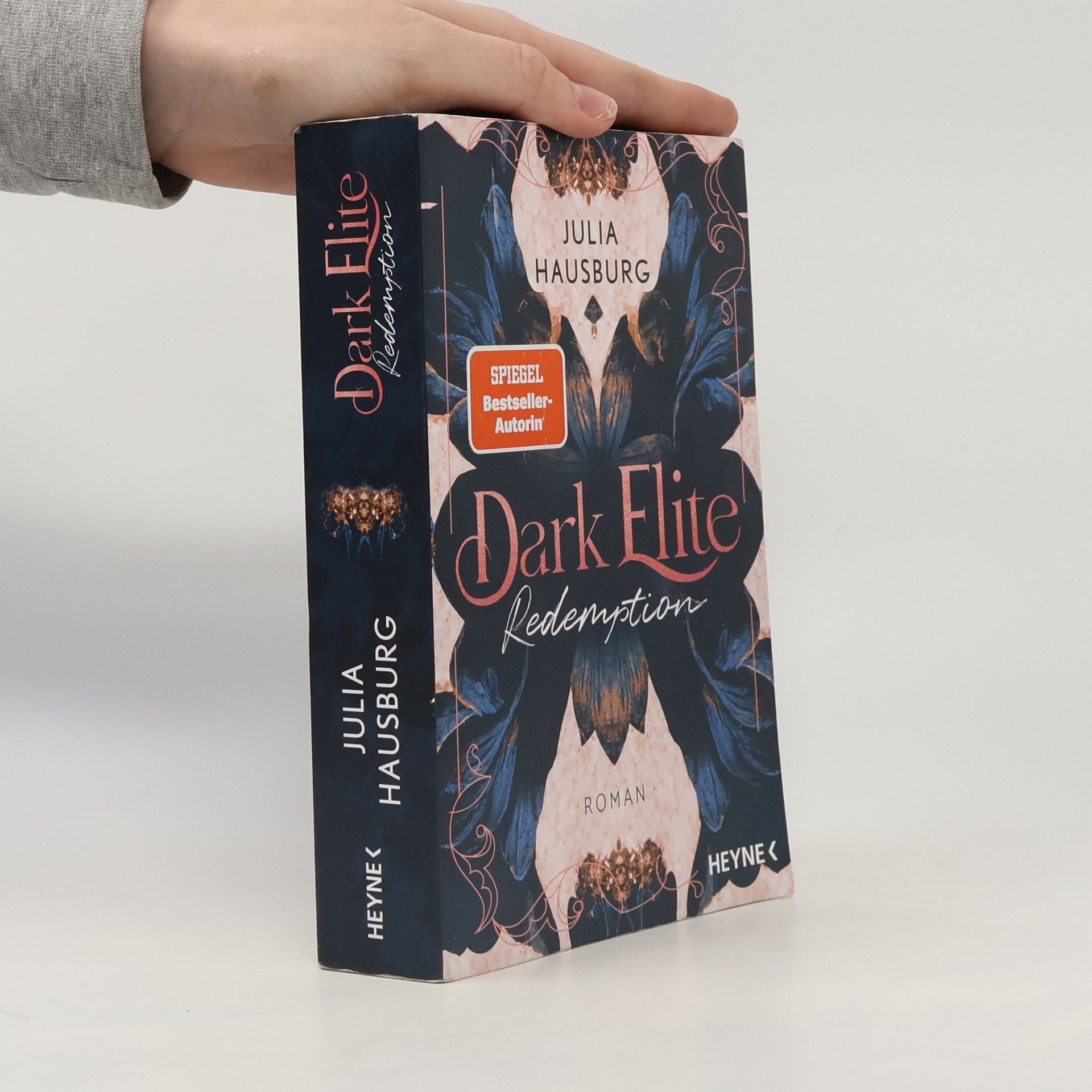 Julia Hausburg Dark Elite - Redemption