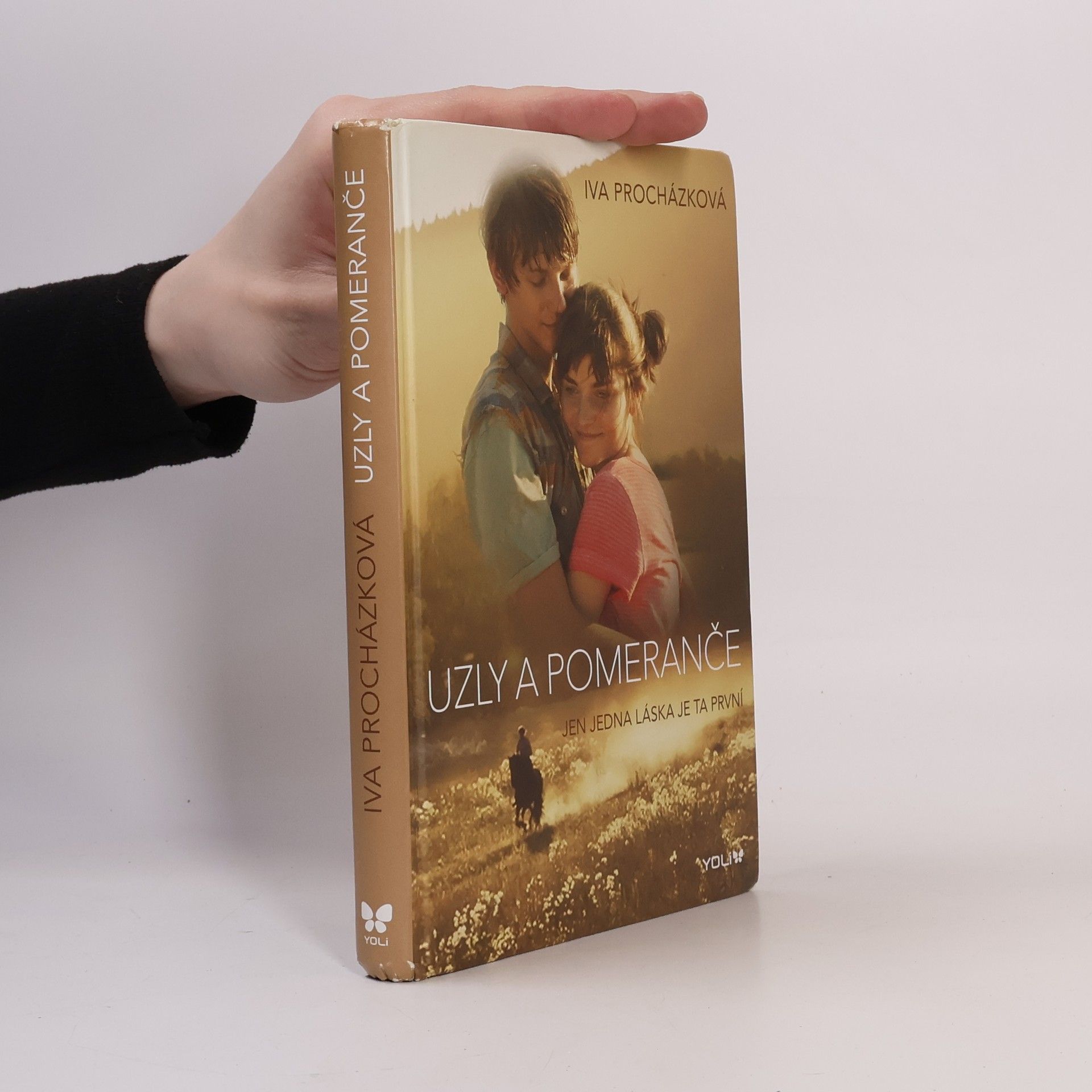 Iva Procházková Uzly a pomeranče