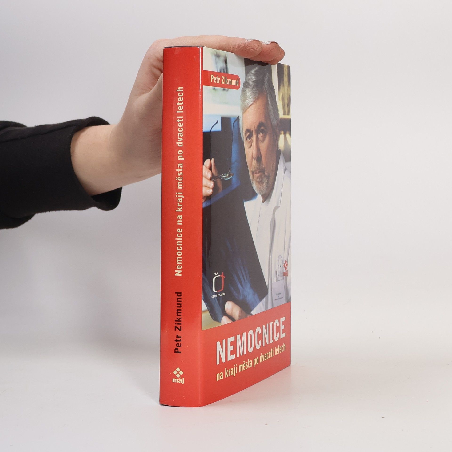 Petr Zikmund Nemocnice na kraji města po dvaceti letech: Televizní román podle stejnojmenného seriálu