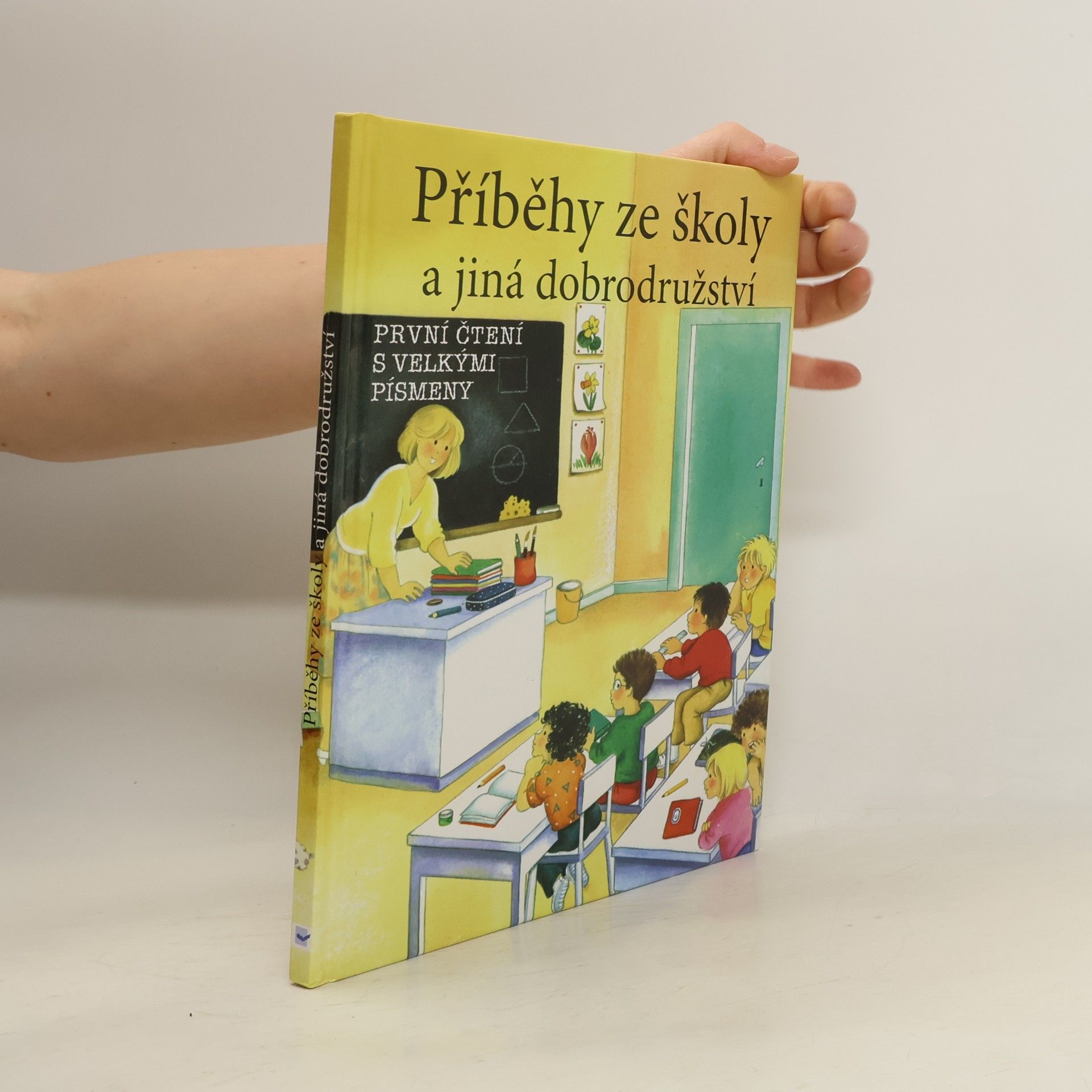 Valériane Macías Příběhy ze školy a jiná dobrodružství. První čtení s velkými písmeny