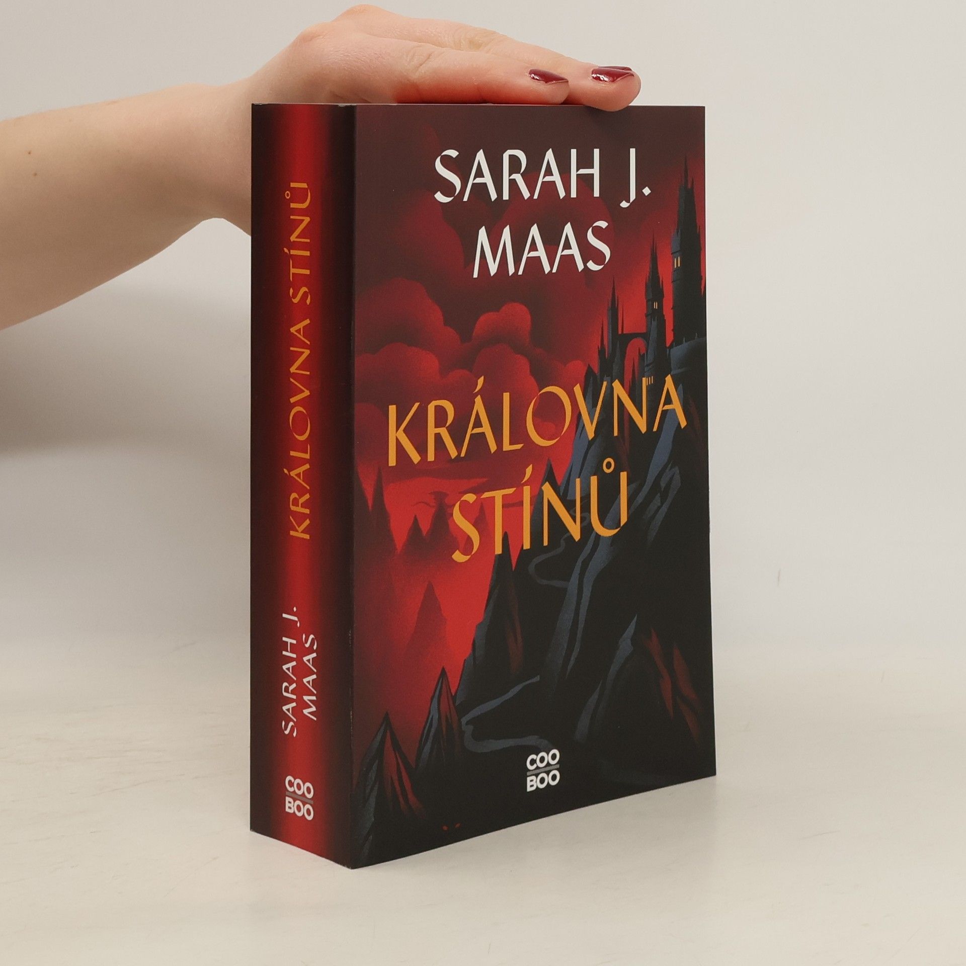 Sarah J. Maas Královna stínů