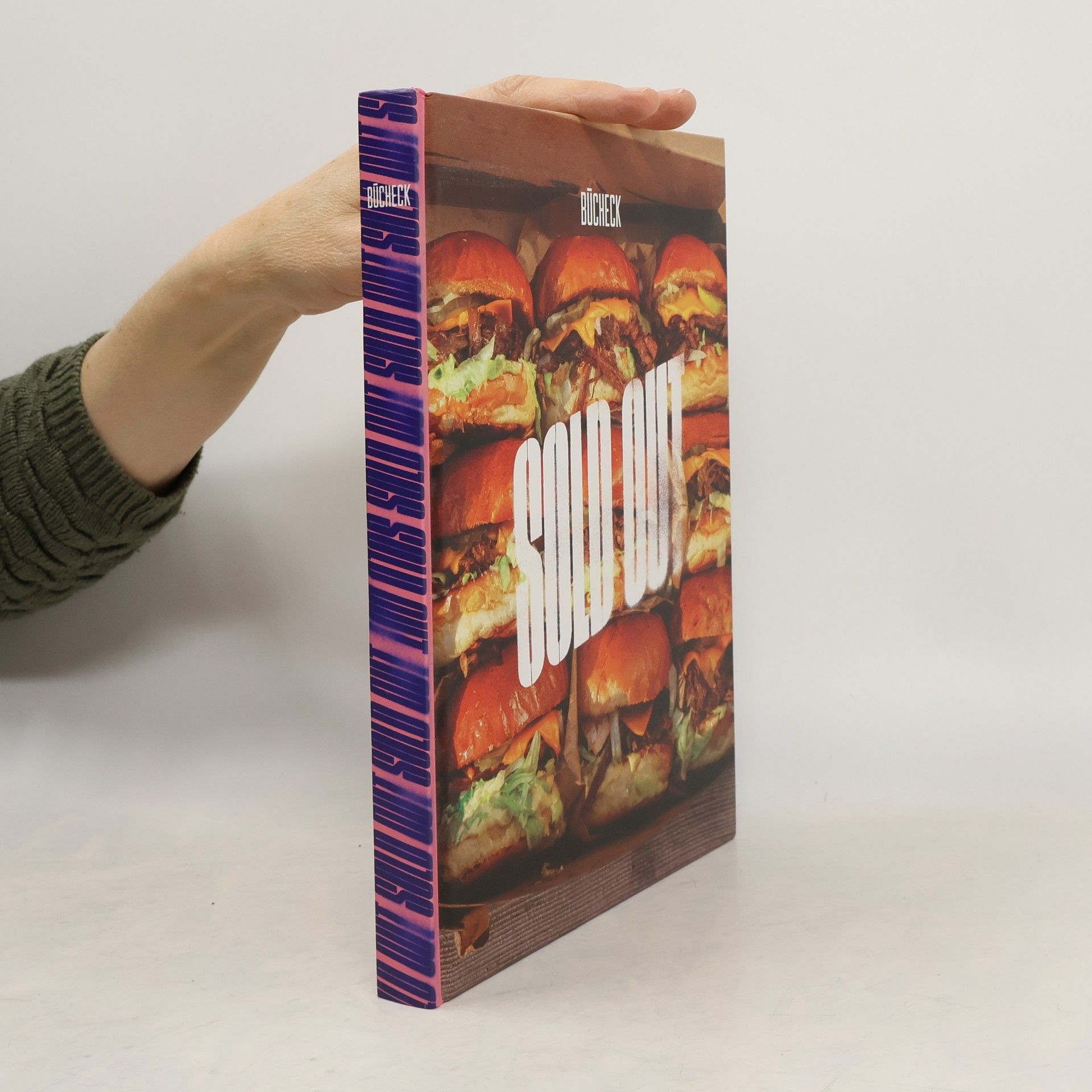 Zuzina Zuzákova Bücheck: Sold Out