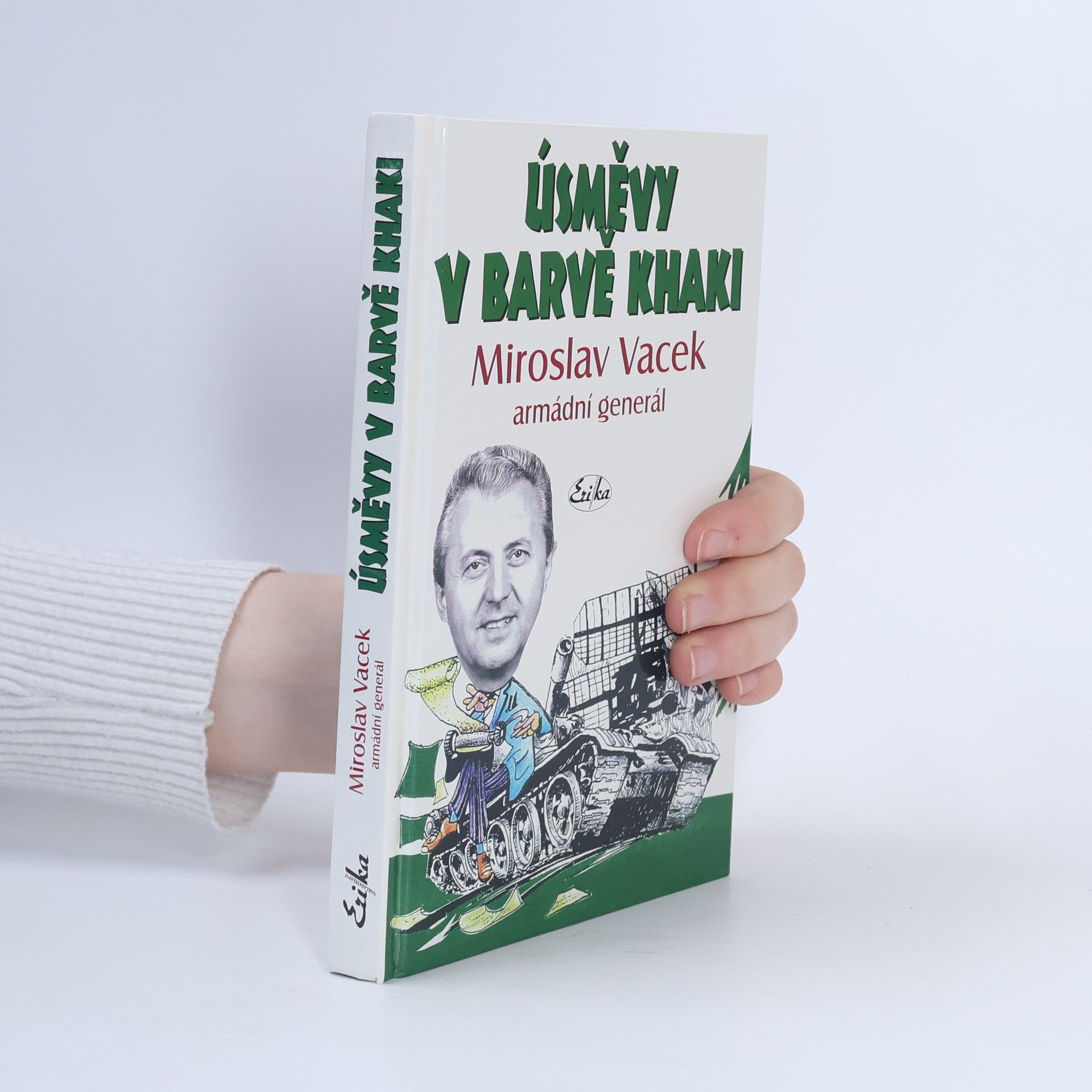 Milan Konvalina Úsměvy v barvě khaki