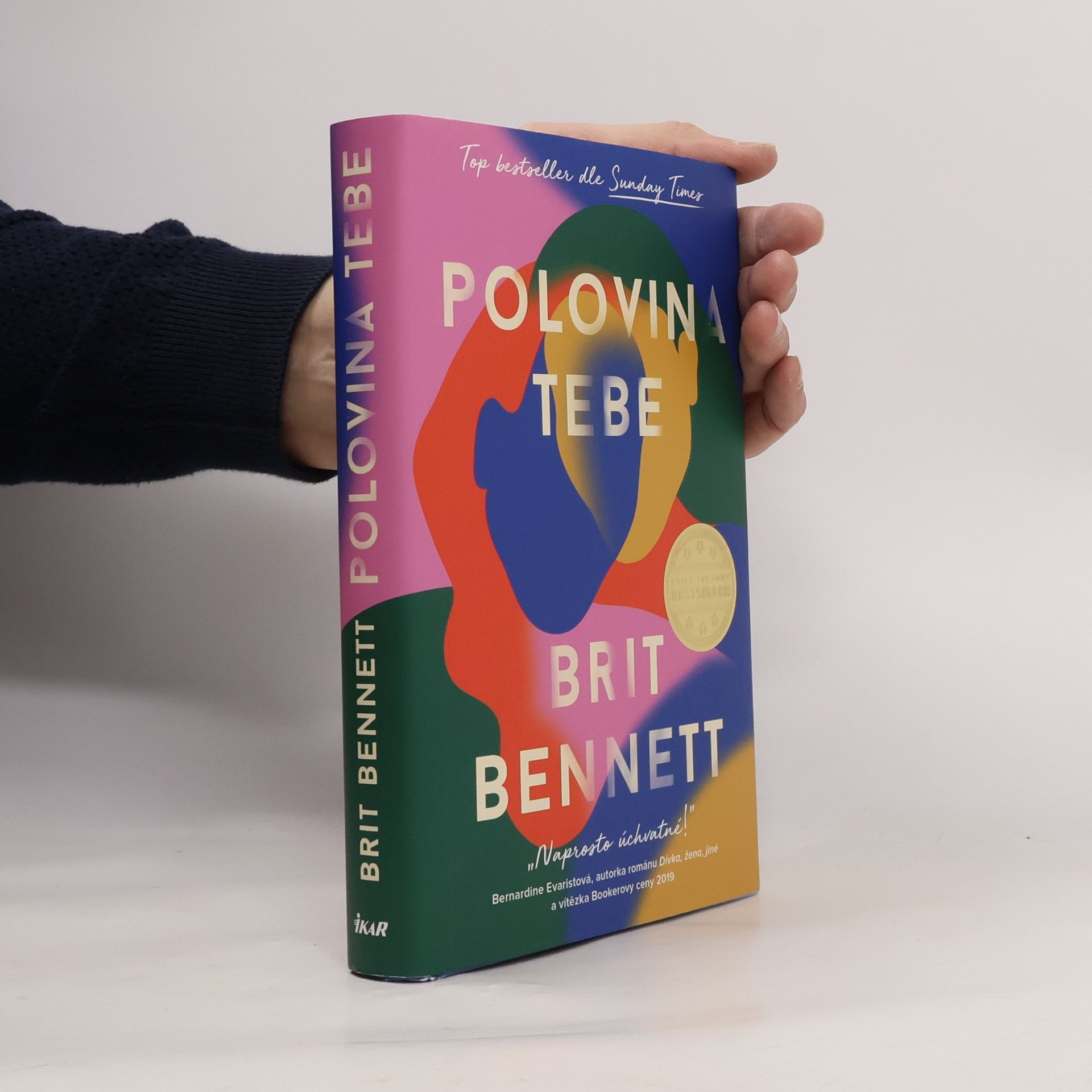 Brit Bennet Polovina tebe
